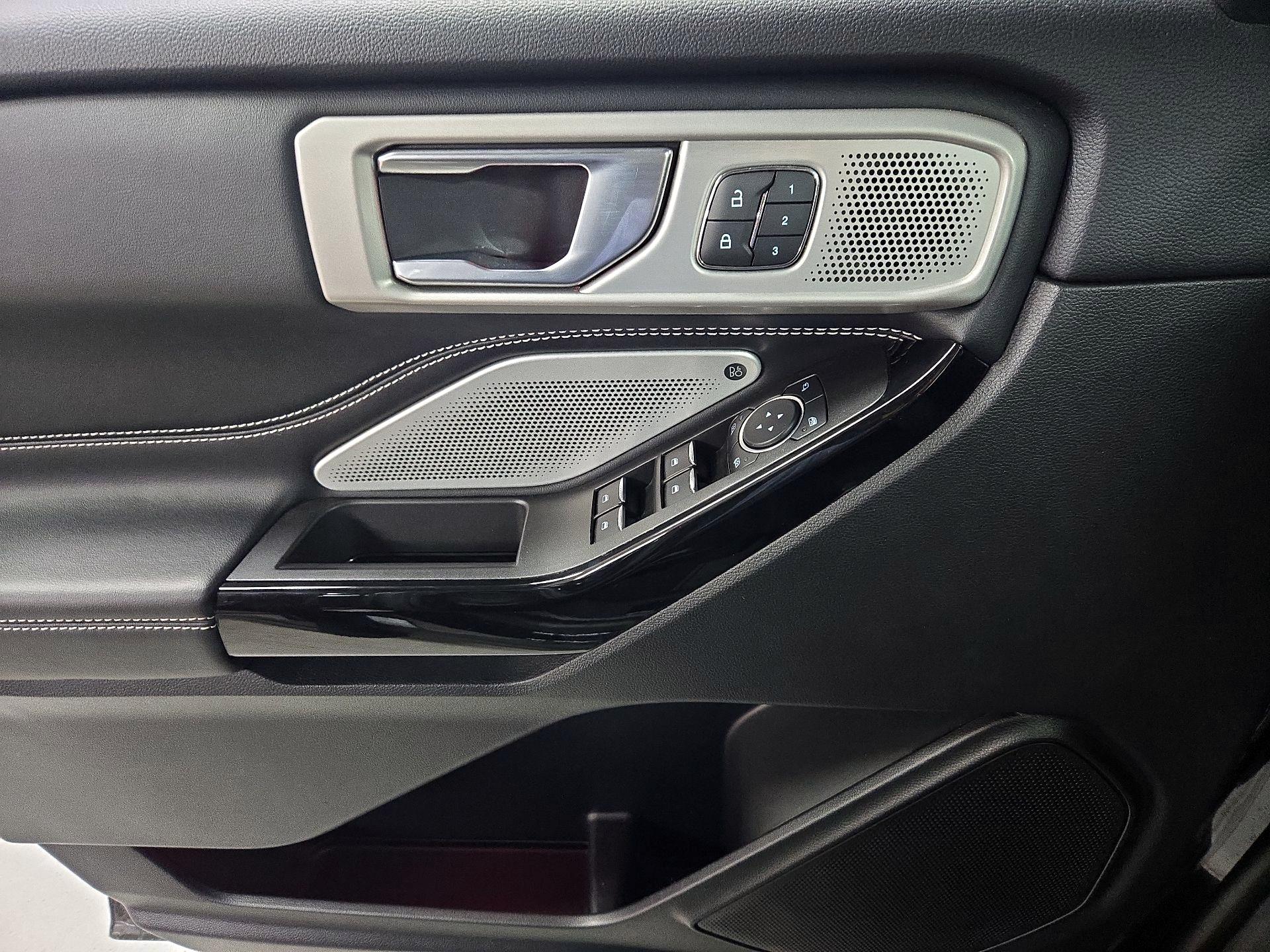 Thumbnail: 2022 Ford Explorer - 12