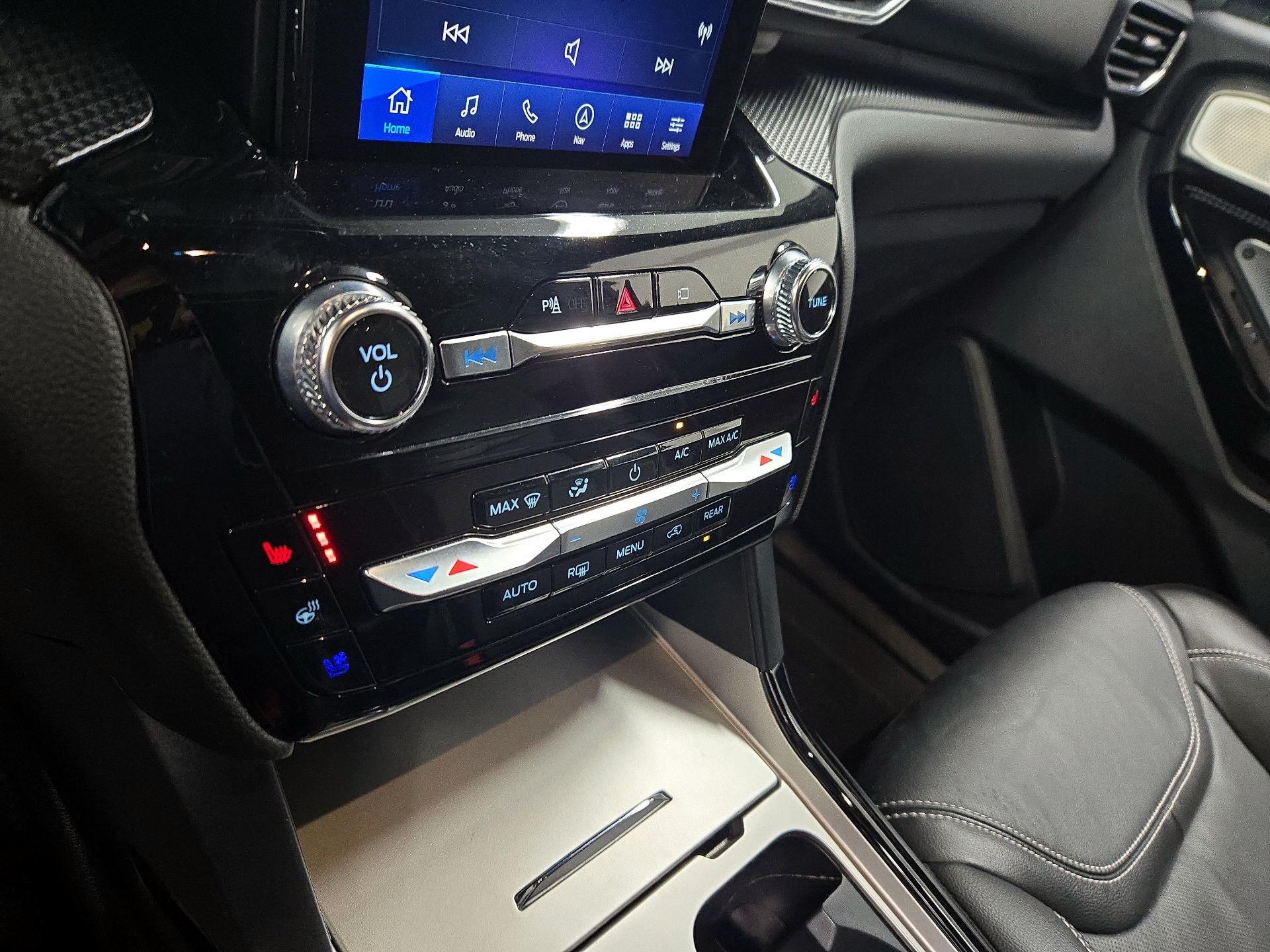 Thumbnail: 2022 Ford Explorer - 17