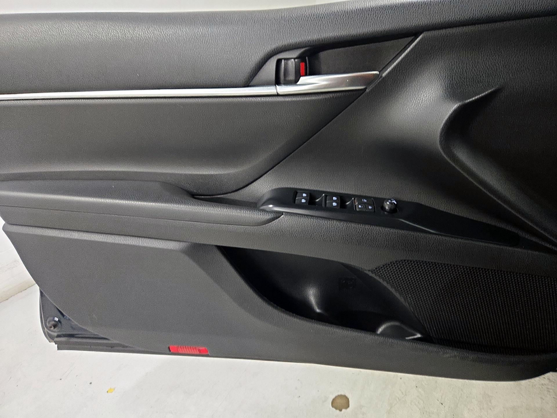 Thumbnail: 2020 Toyota Camry - 12