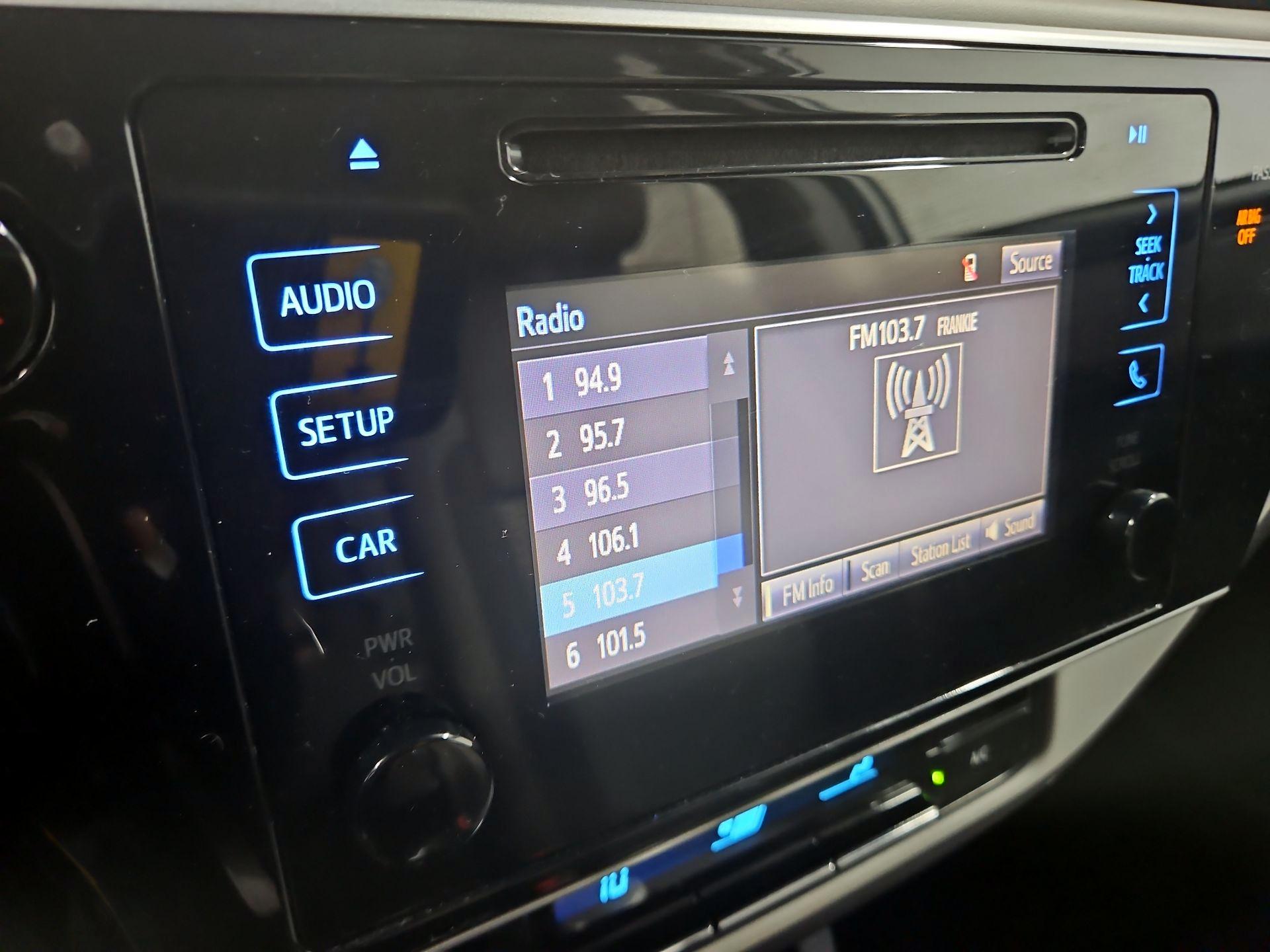 Thumbnail: 2017 Toyota Corolla - 15