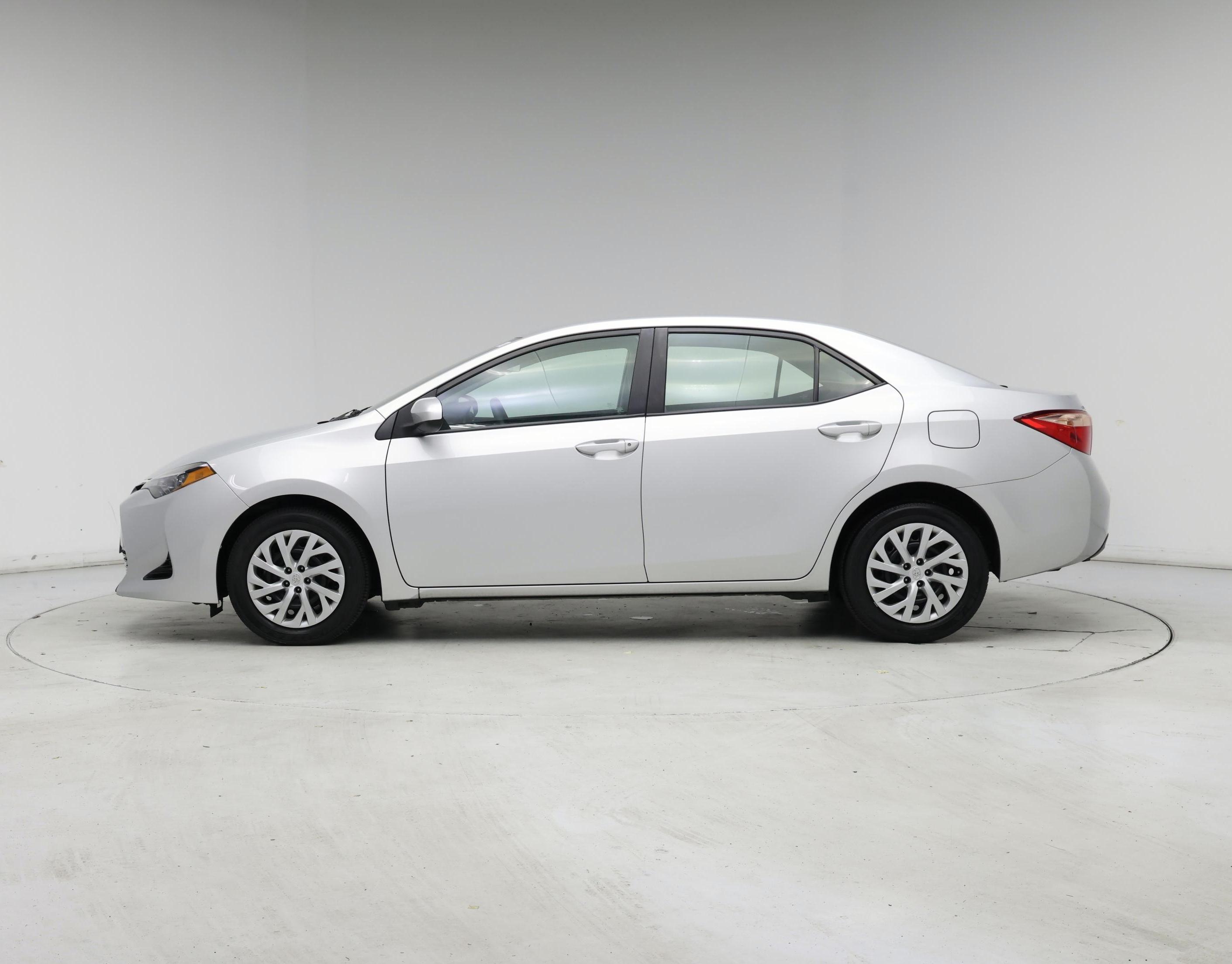 Thumbnail: 2017 Toyota Corolla - 3