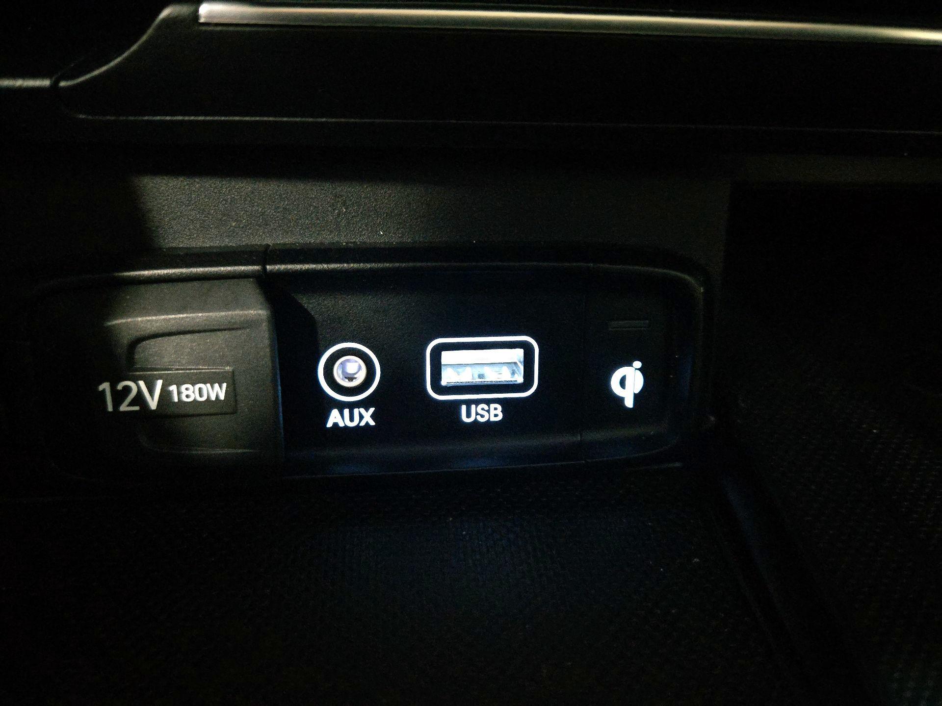 Thumbnail: 2021 Genesis G70 - 19