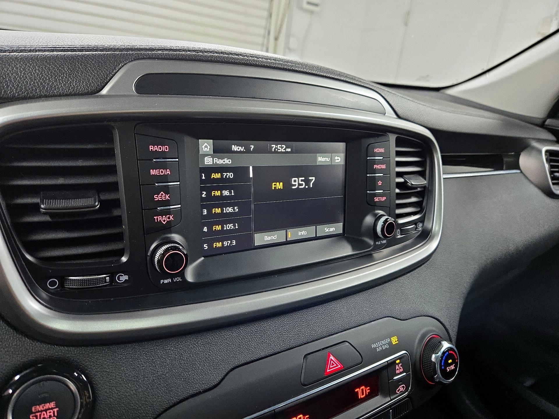 Thumbnail: 2020 Kia Sorento - 15