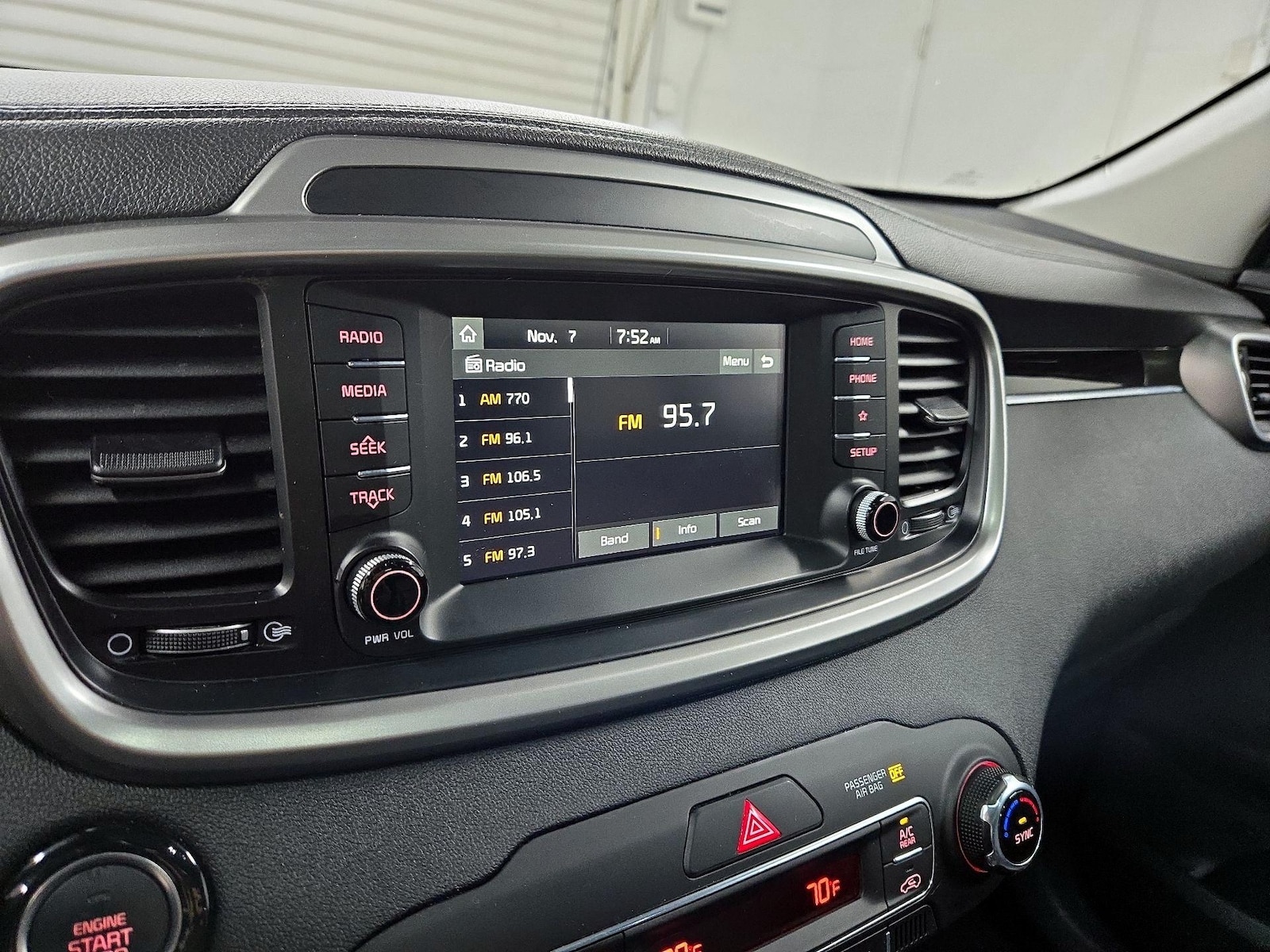 2020 Kia Sorento EX - Photo 16