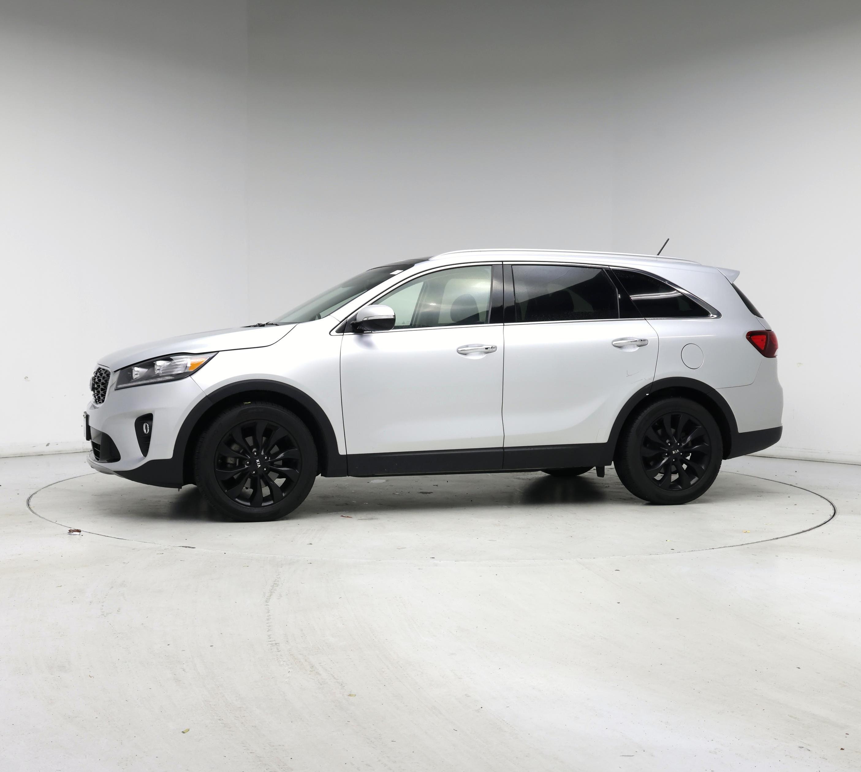 Thumbnail: 2020 Kia Sorento - 3