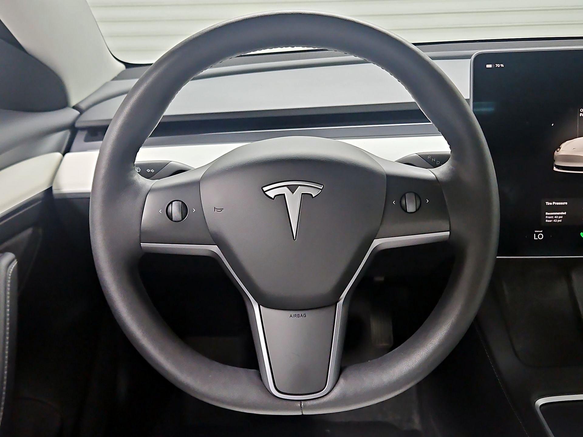 Thumbnail: 2023 Tesla Model 3 - 10