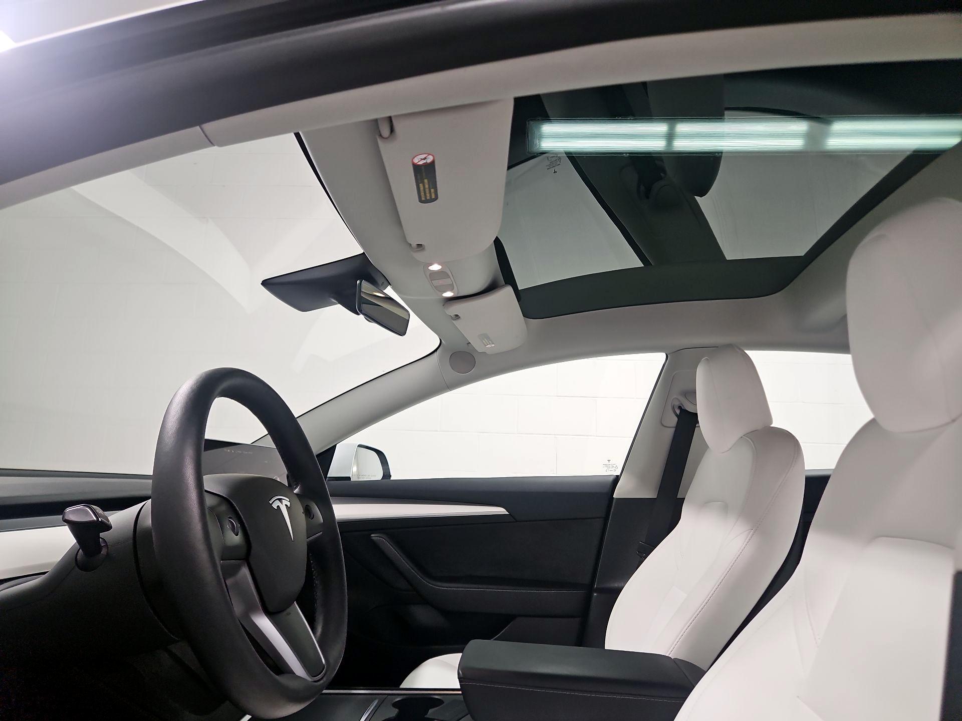 Thumbnail: 2023 Tesla Model 3 - 19