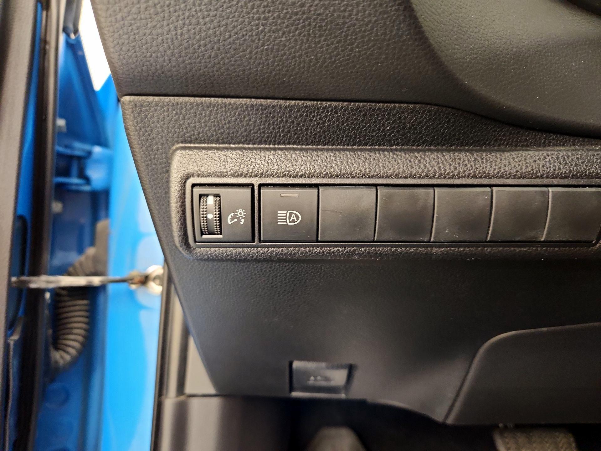 Thumbnail: 2022 Toyota Corolla - 13