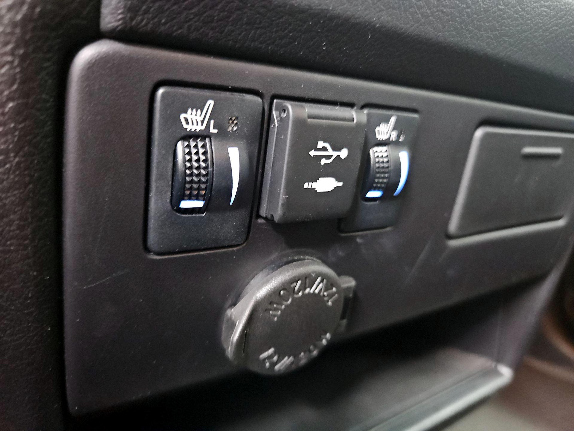 Thumbnail: 2020 Toyota Sienna - 18