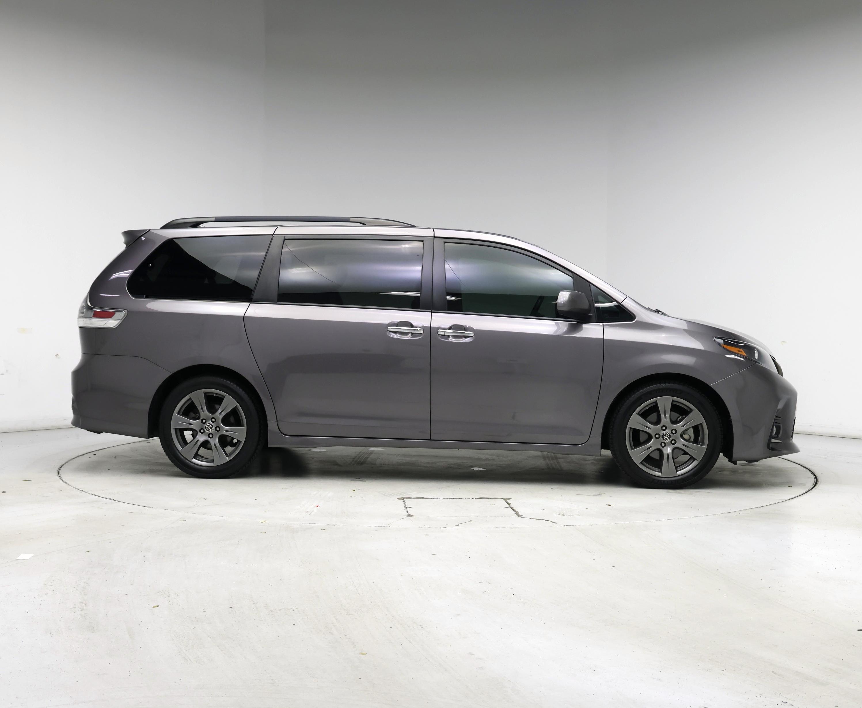 Thumbnail: 2020 Toyota Sienna - 7