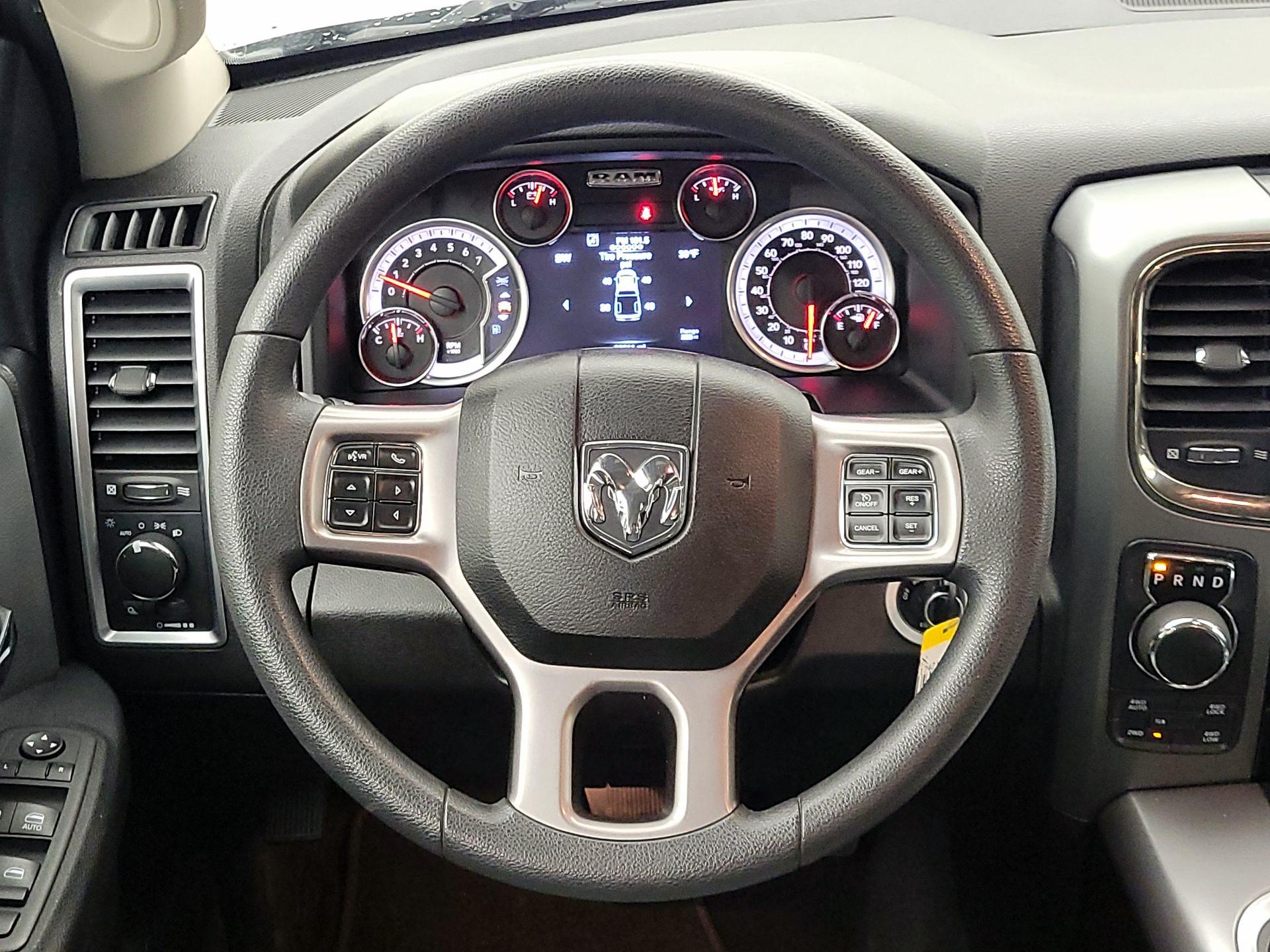 Thumbnail: 2023 RAM 1500 Classic - 10