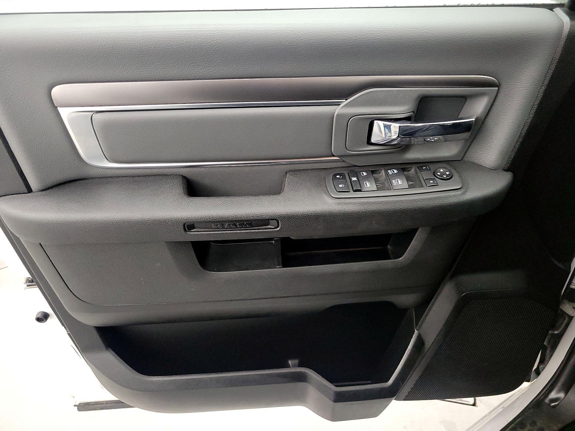 Thumbnail: 2023 RAM 1500 Classic - 12