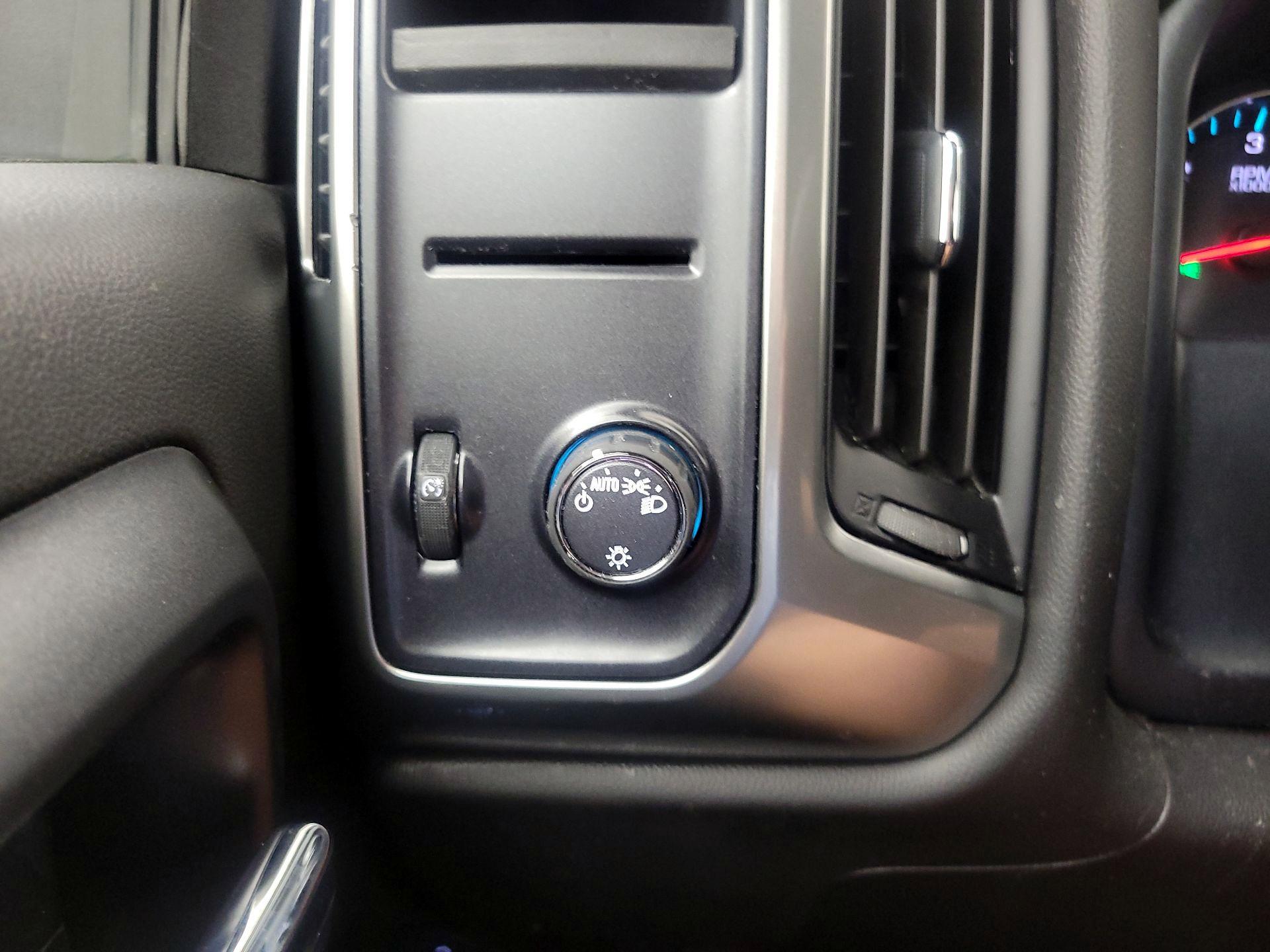 Thumbnail: 2019 Chevrolet Silverado 1500 - 13