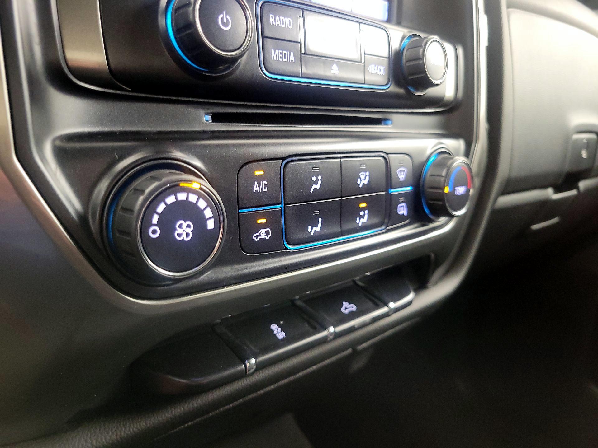 Thumbnail: 2019 Chevrolet Silverado 1500 - 16