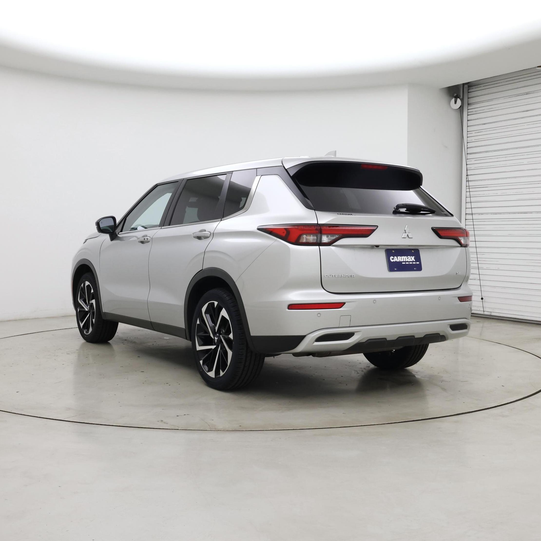 Thumbnail: 2022 Mitsubishi Outlander - 2