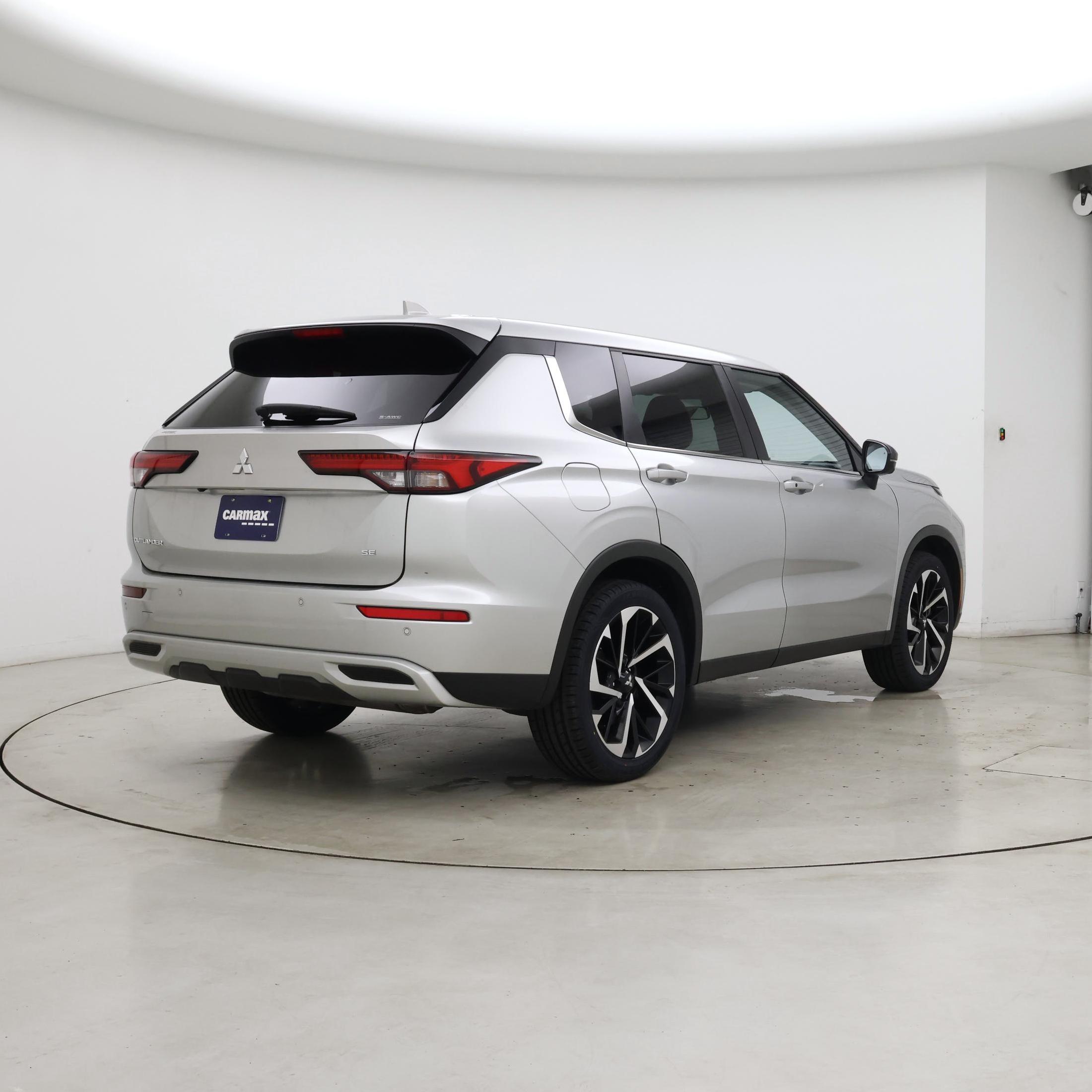 Thumbnail: 2022 Mitsubishi Outlander - 8