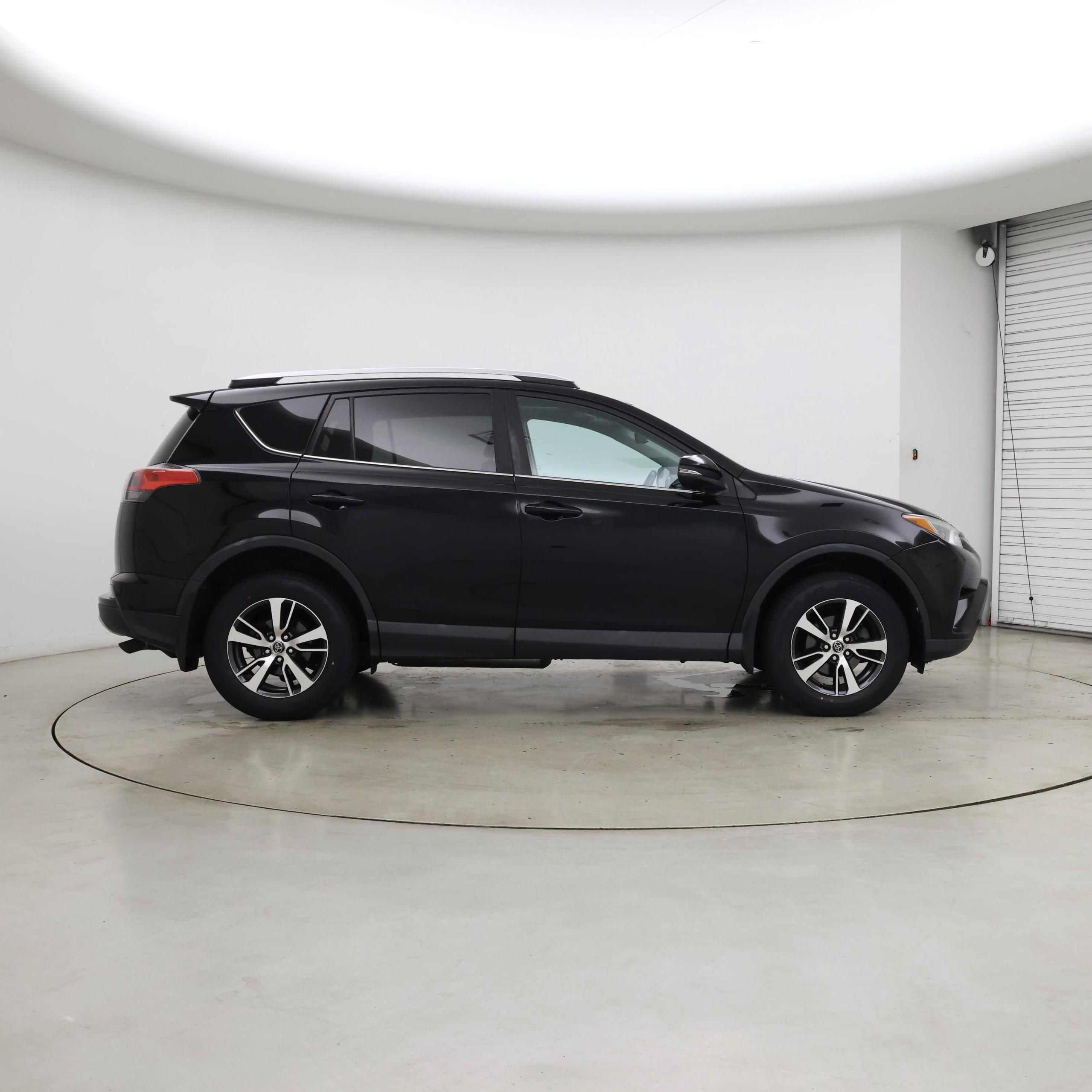 Thumbnail: 2016 Toyota RAV4 - 7