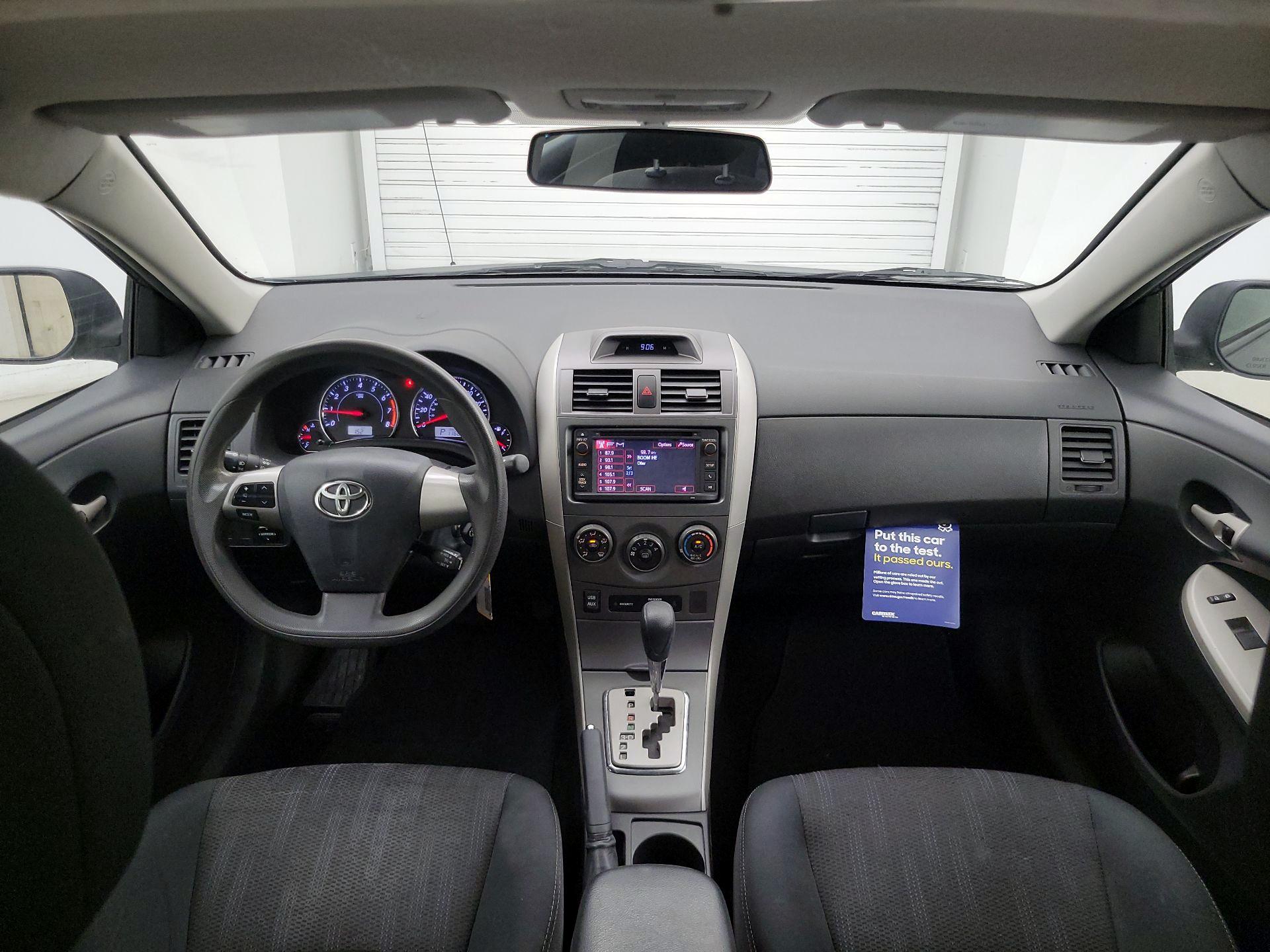 Thumbnail: 2013 Toyota Corolla - 9