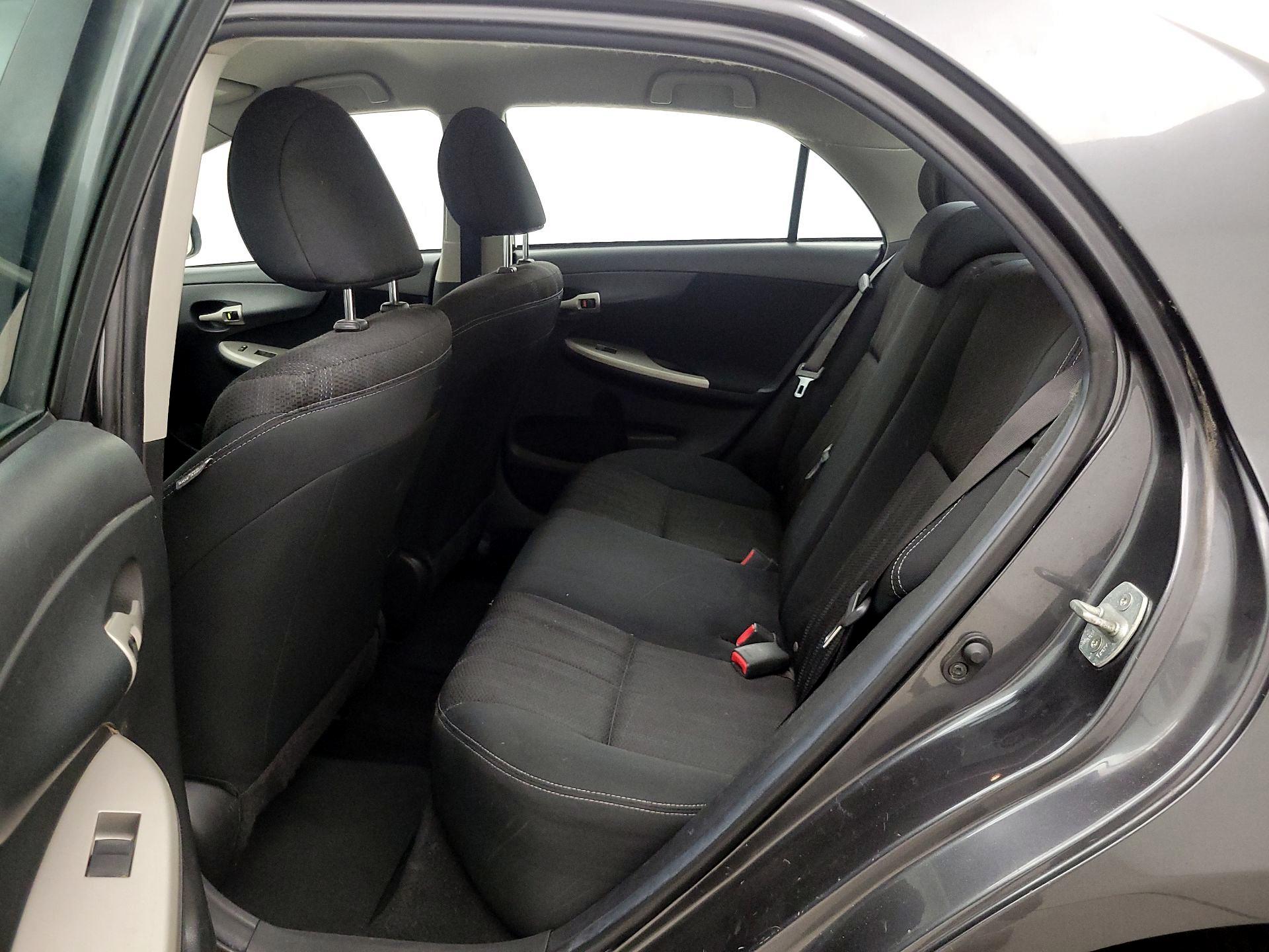Thumbnail: 2013 Toyota Corolla - 18