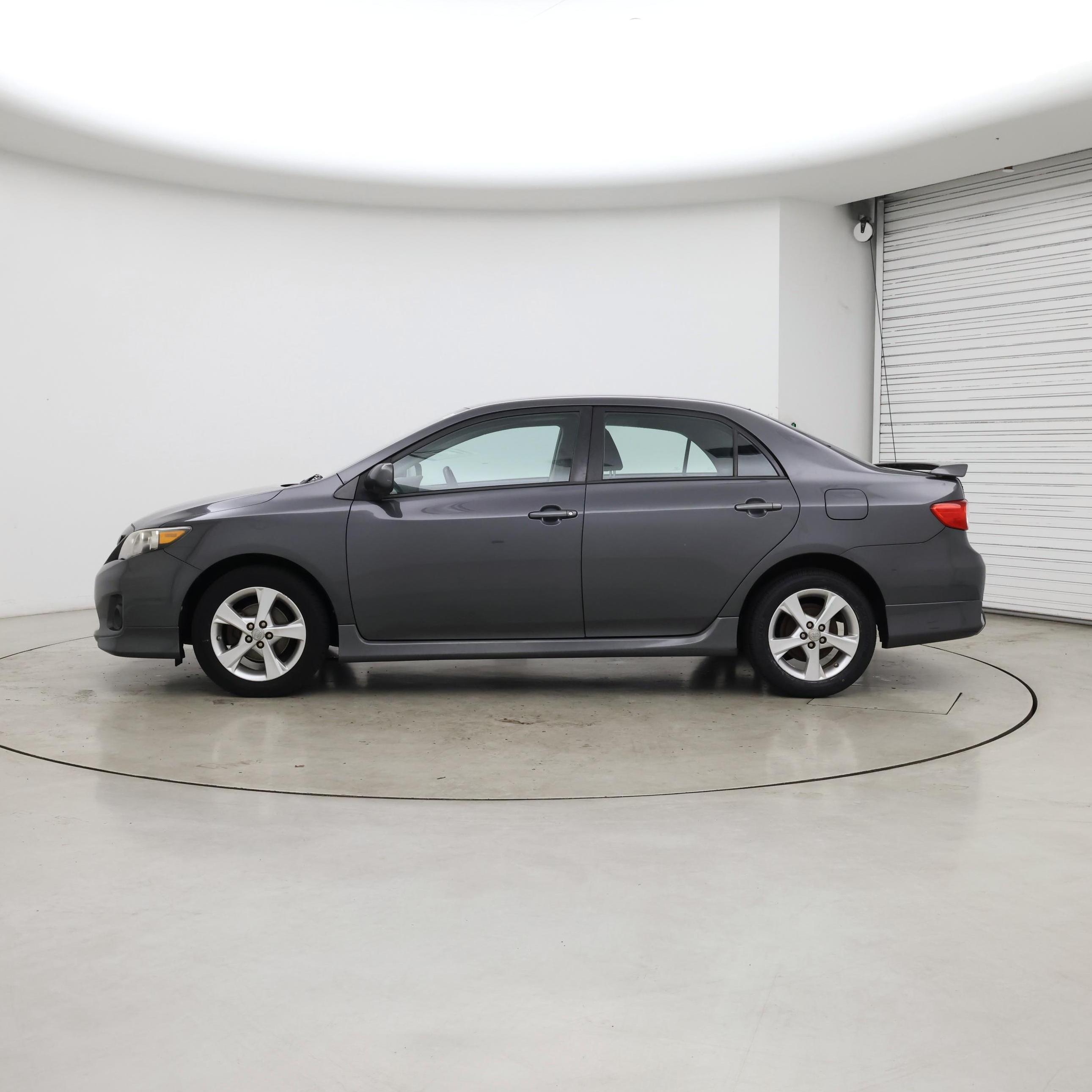 Thumbnail: 2013 Toyota Corolla - 3