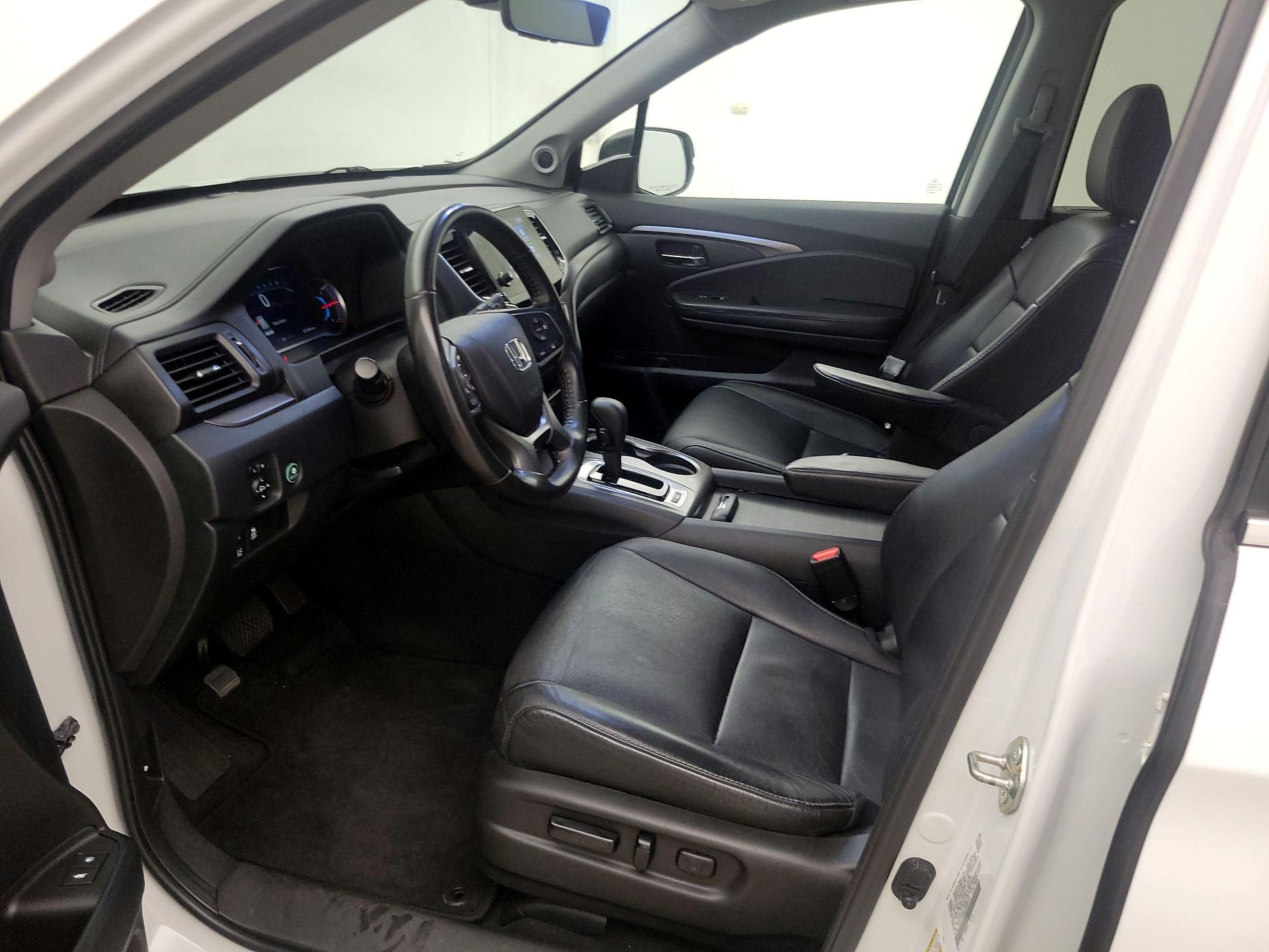 Thumbnail: 2020 Honda Pilot - 11