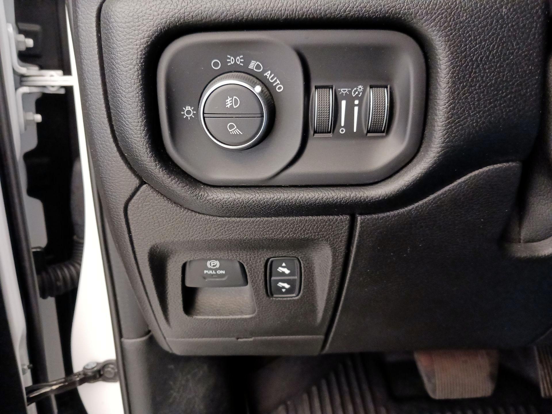 Thumbnail: 2019 RAM 1500 - 13