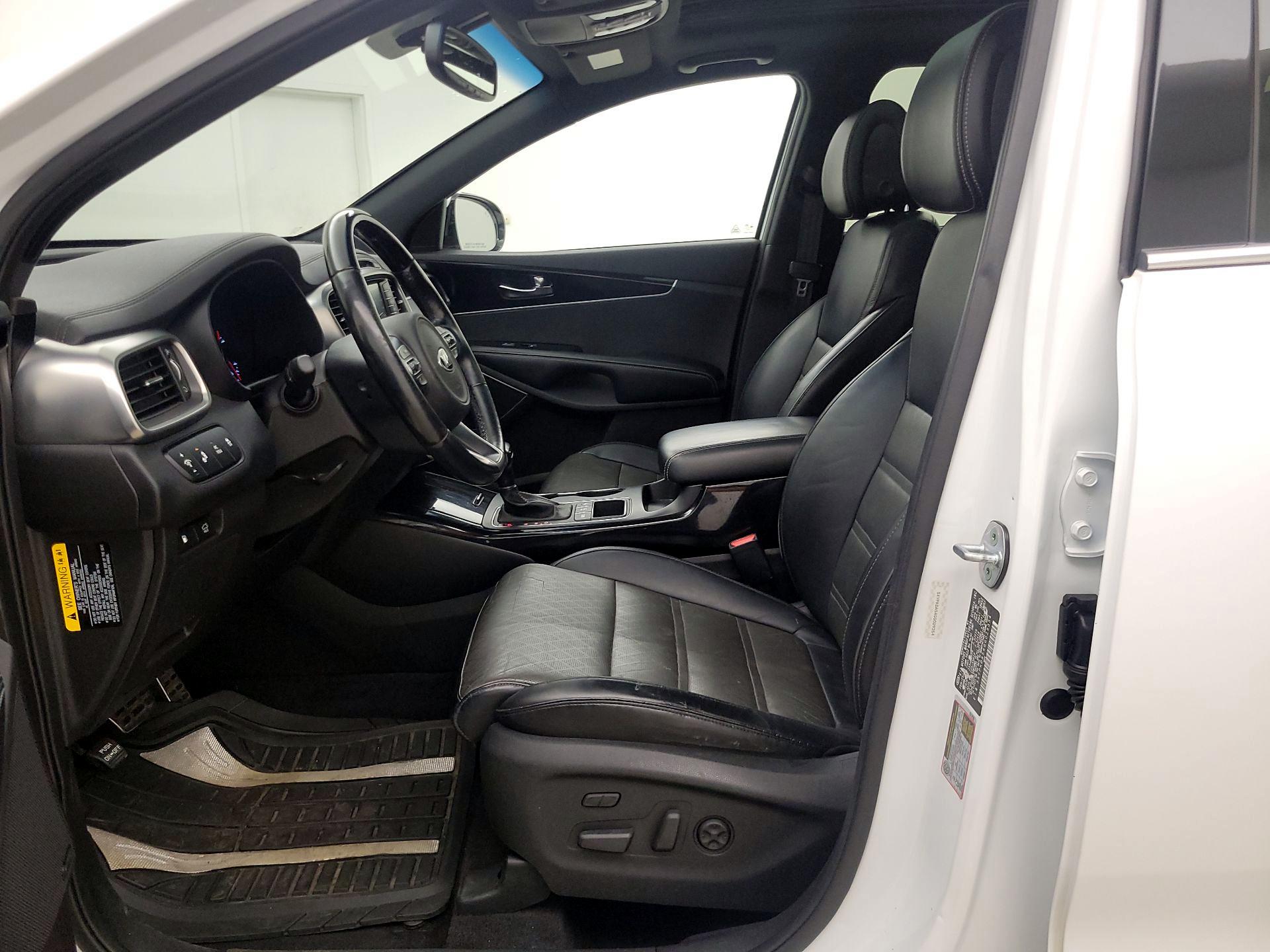 Thumbnail: 2016 Kia Sorento - 11