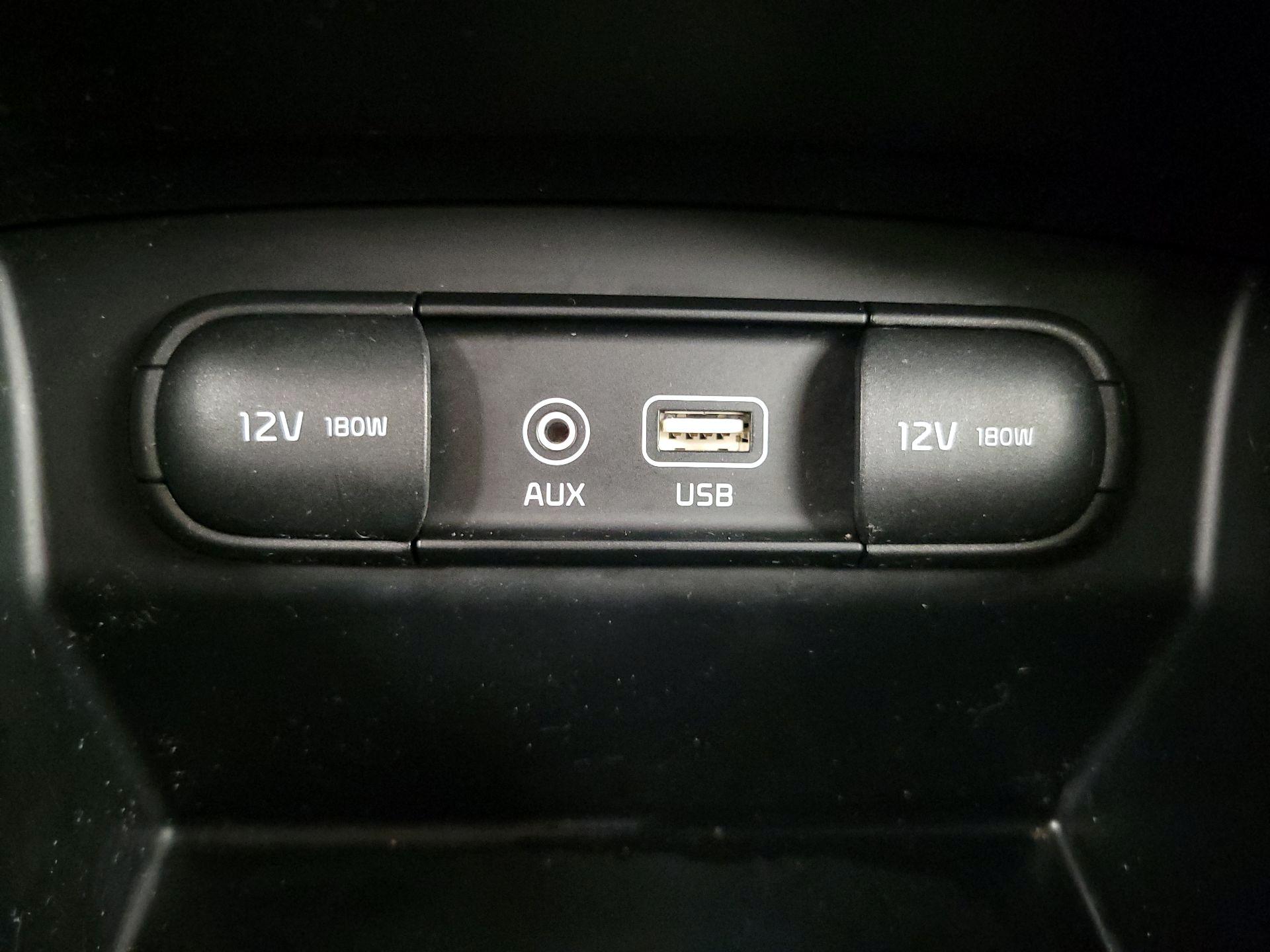 Thumbnail: 2016 Kia Sorento - 19
