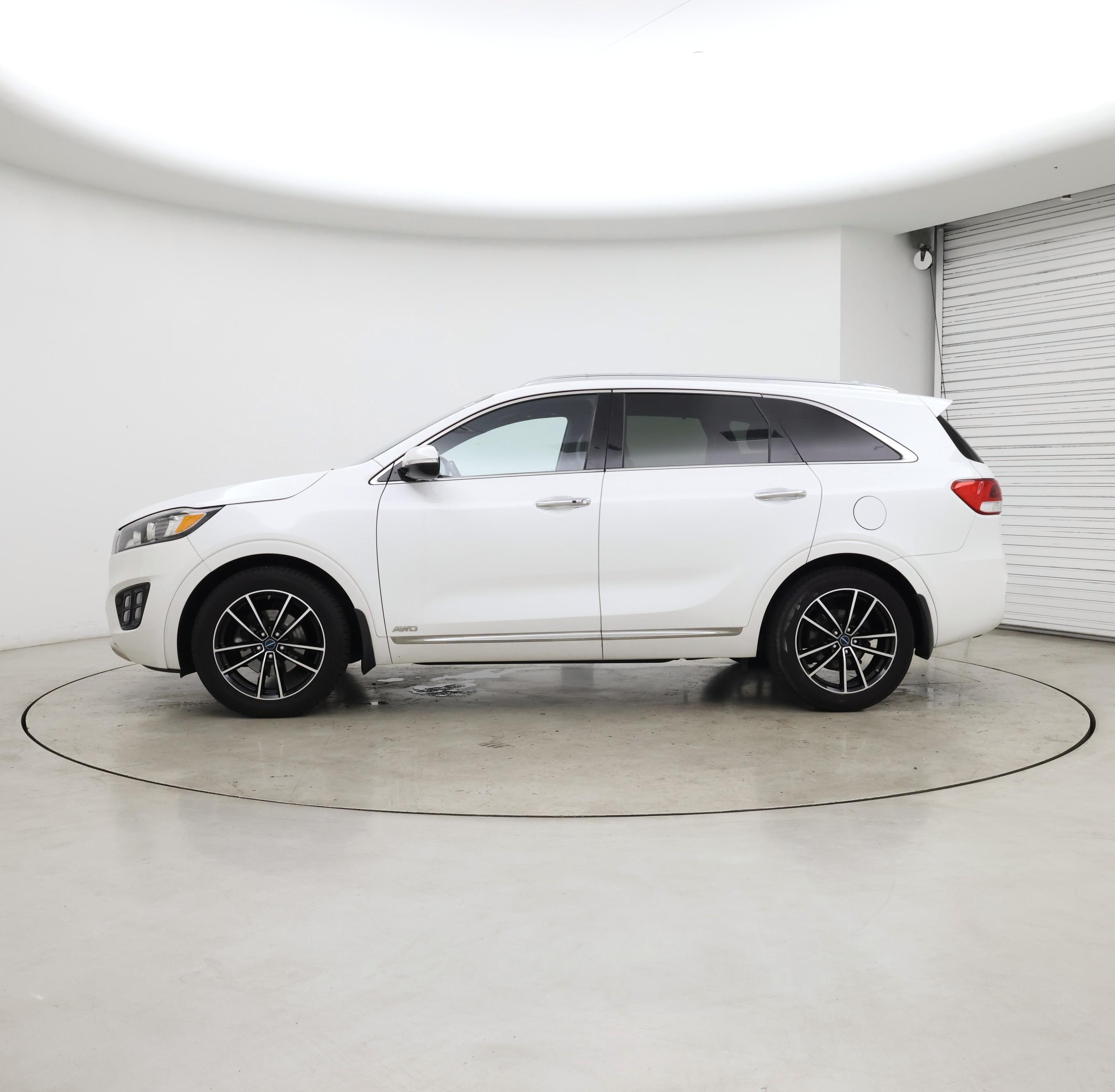 Thumbnail: 2016 Kia Sorento - 3