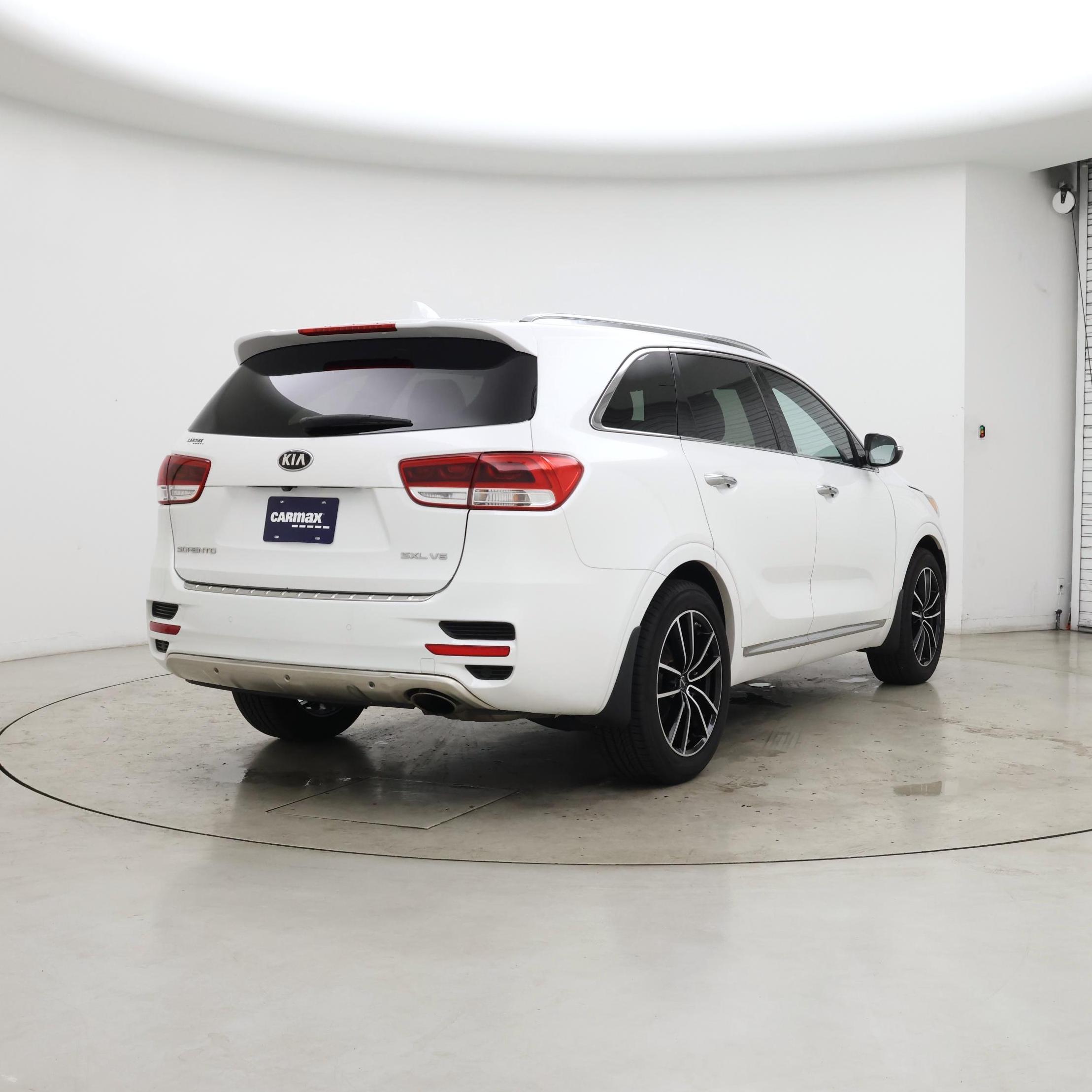 Thumbnail: 2016 Kia Sorento - 8