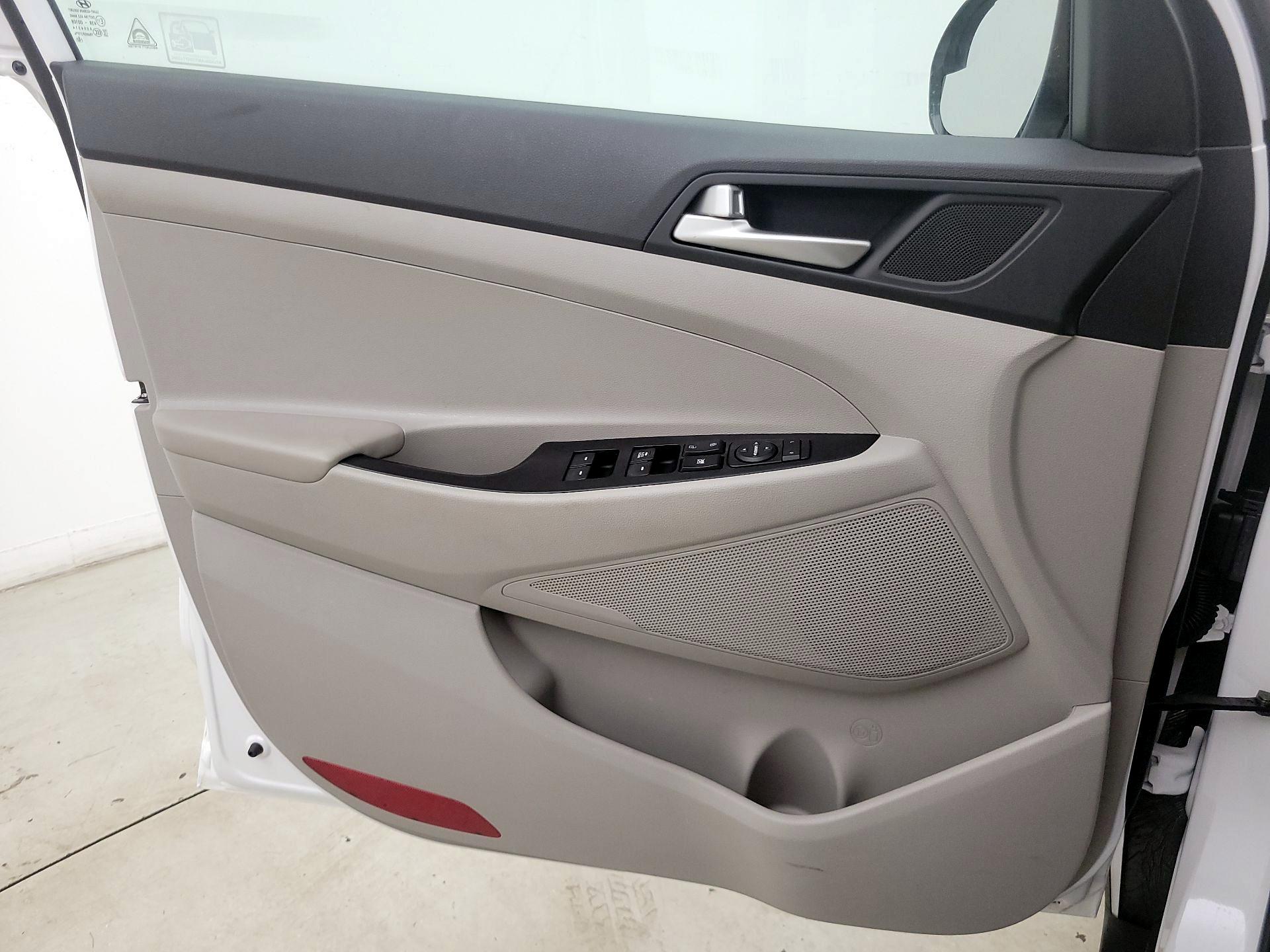 Thumbnail: 2019 Hyundai Tucson - 12