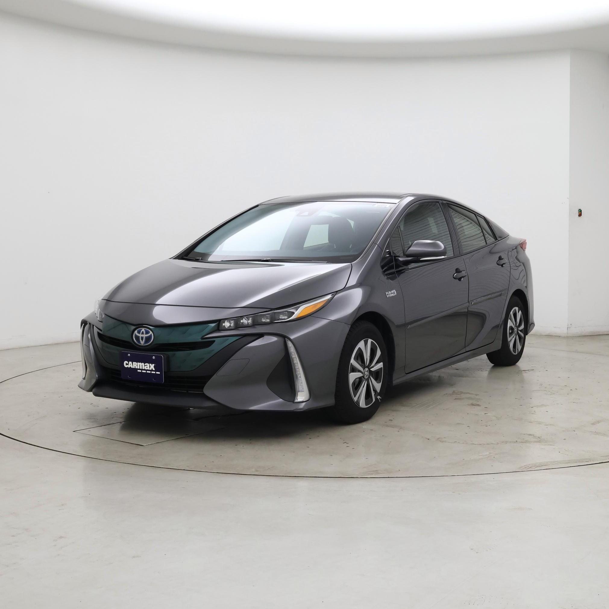 Thumbnail: 2017 Toyota Prius Prime - 4
