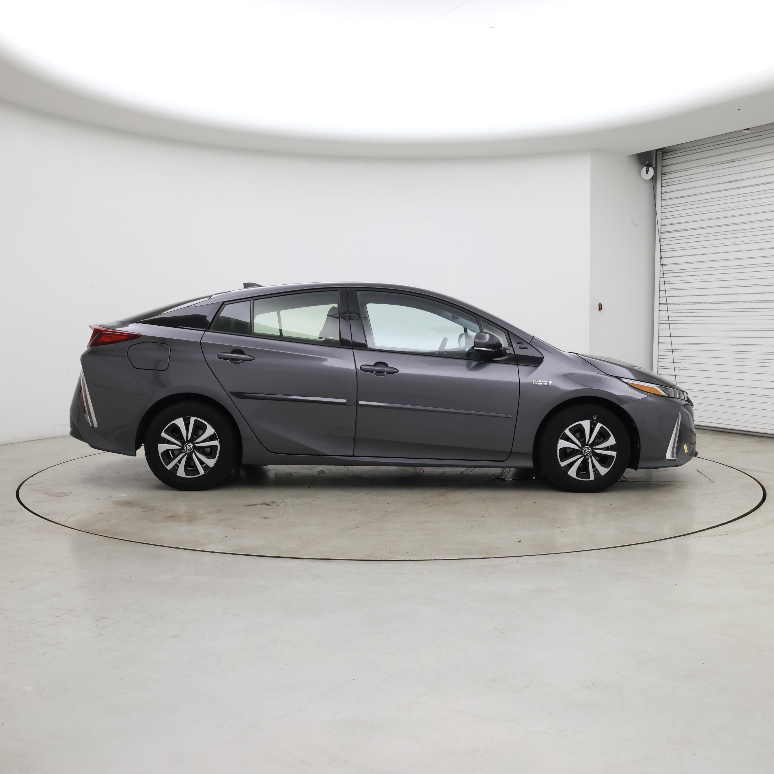 Thumbnail: 2017 Toyota Prius Prime - 7