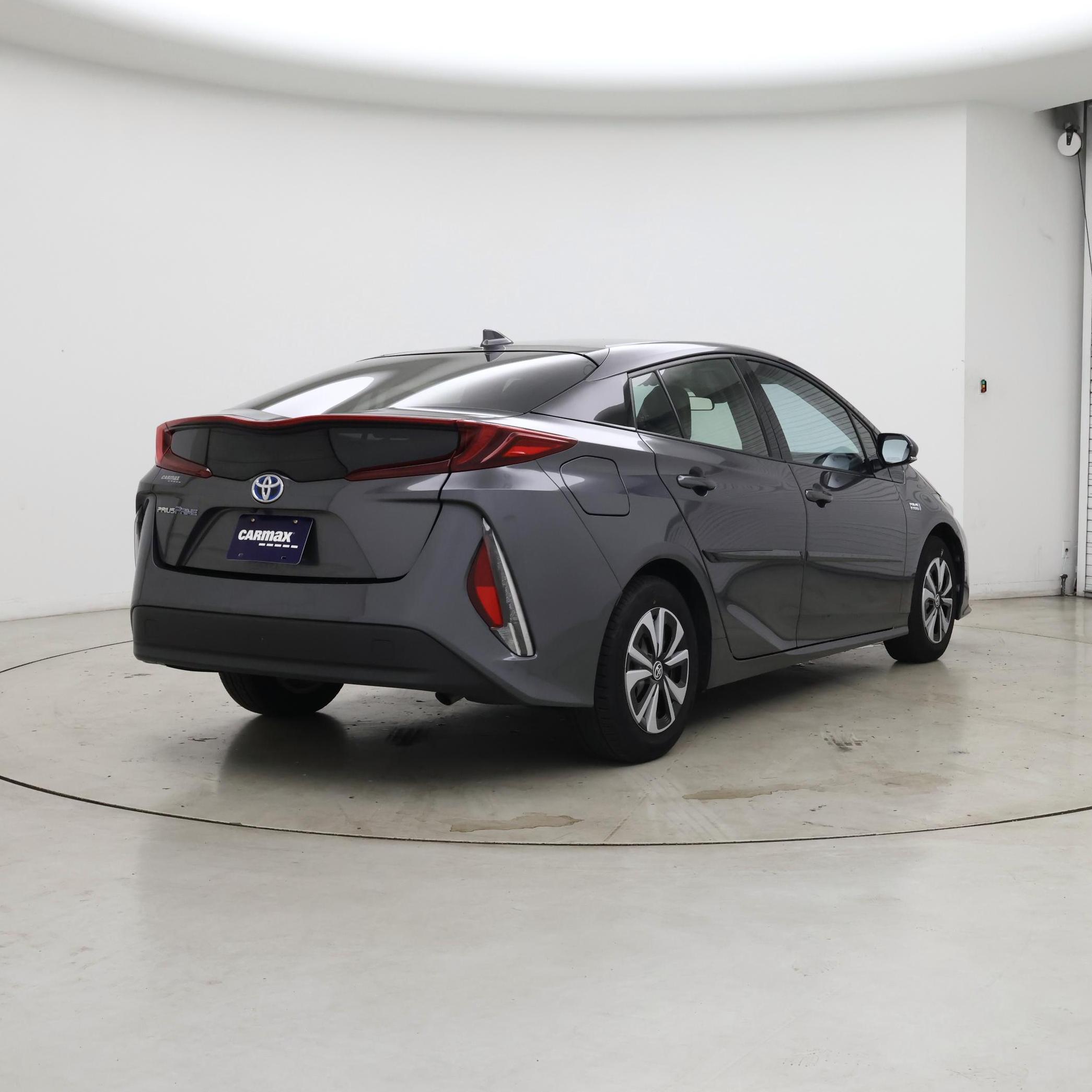 Thumbnail: 2017 Toyota Prius Prime - 8