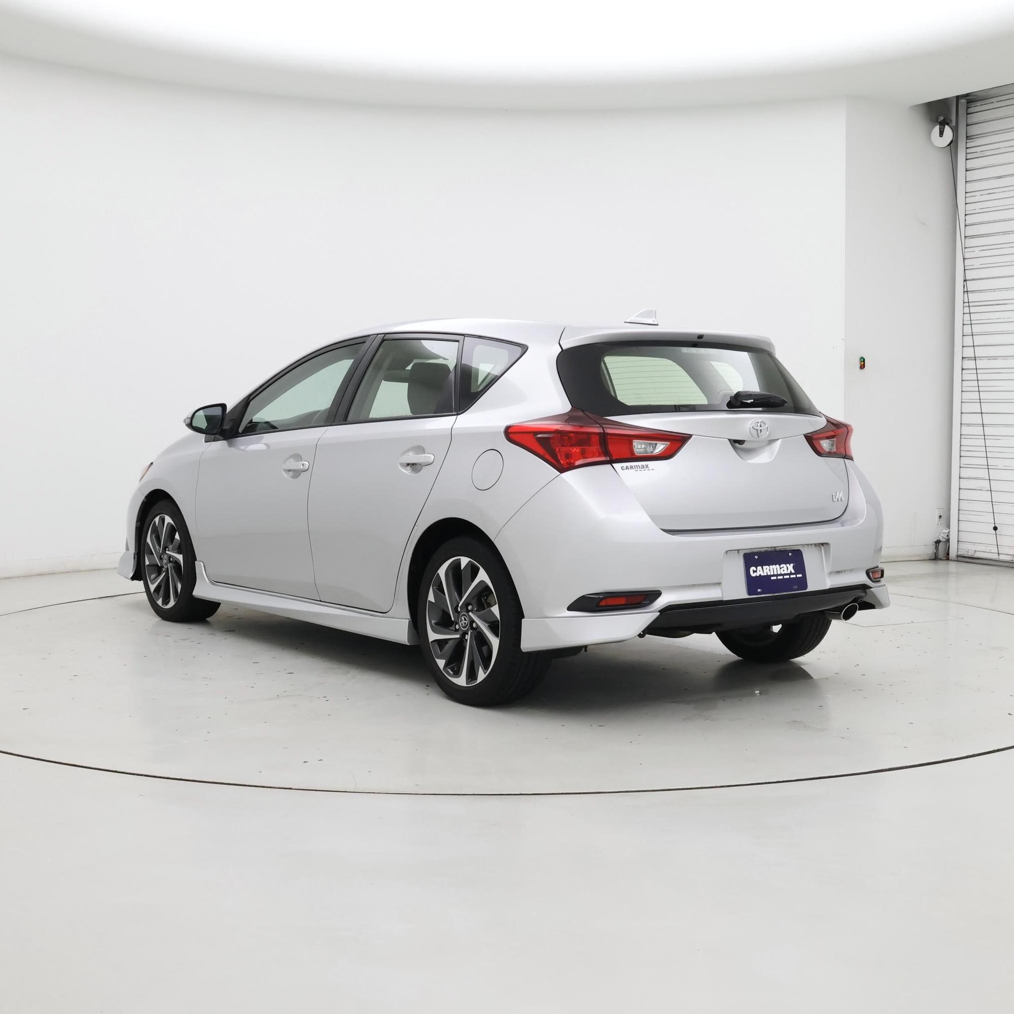 Thumbnail: 2018 Toyota Corolla iM - 2