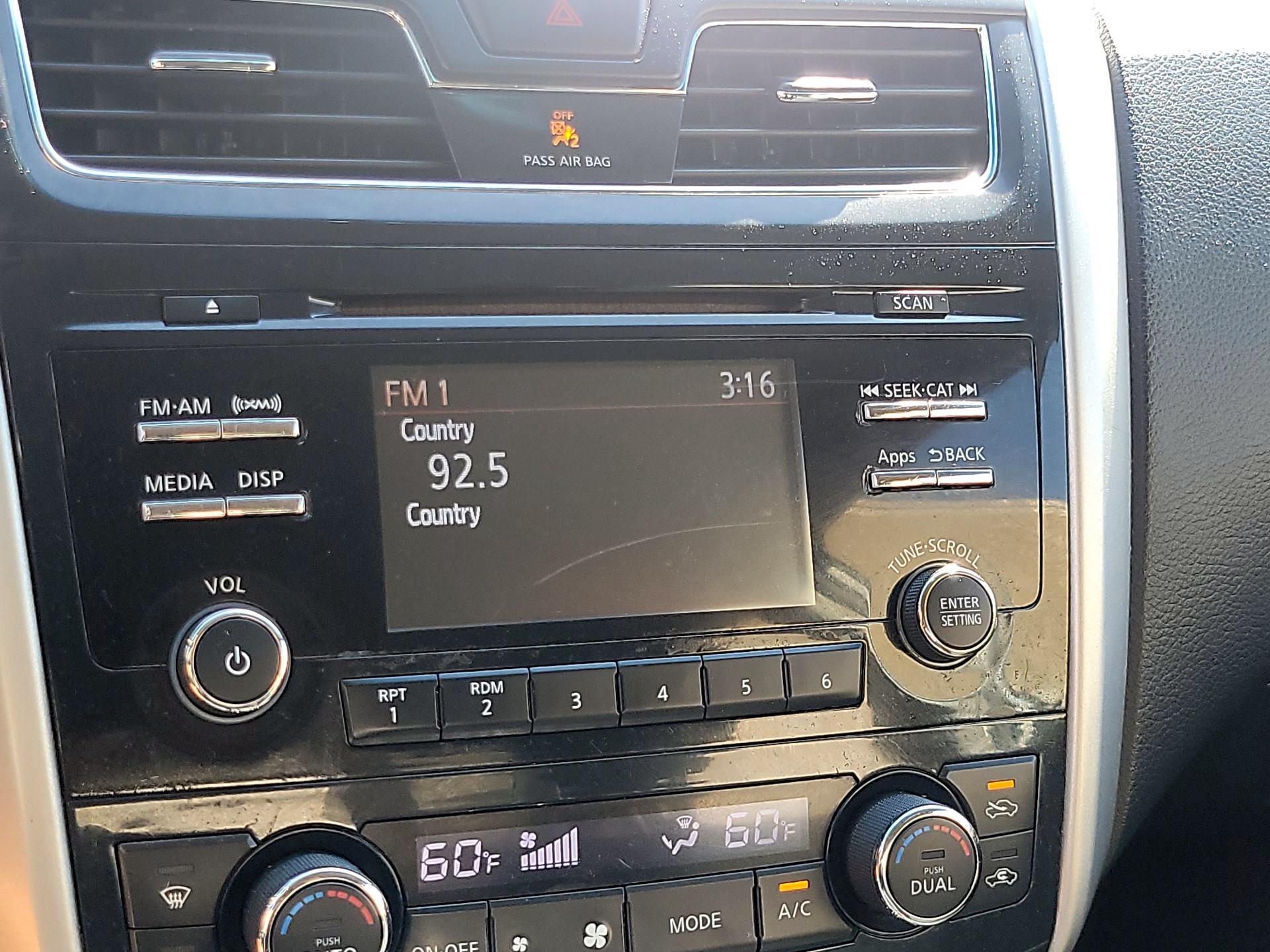 Thumbnail: 2015 Nissan Altima - 15