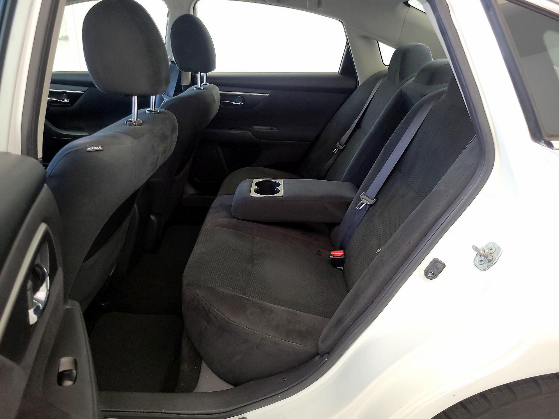 Thumbnail: 2015 Nissan Altima - 19