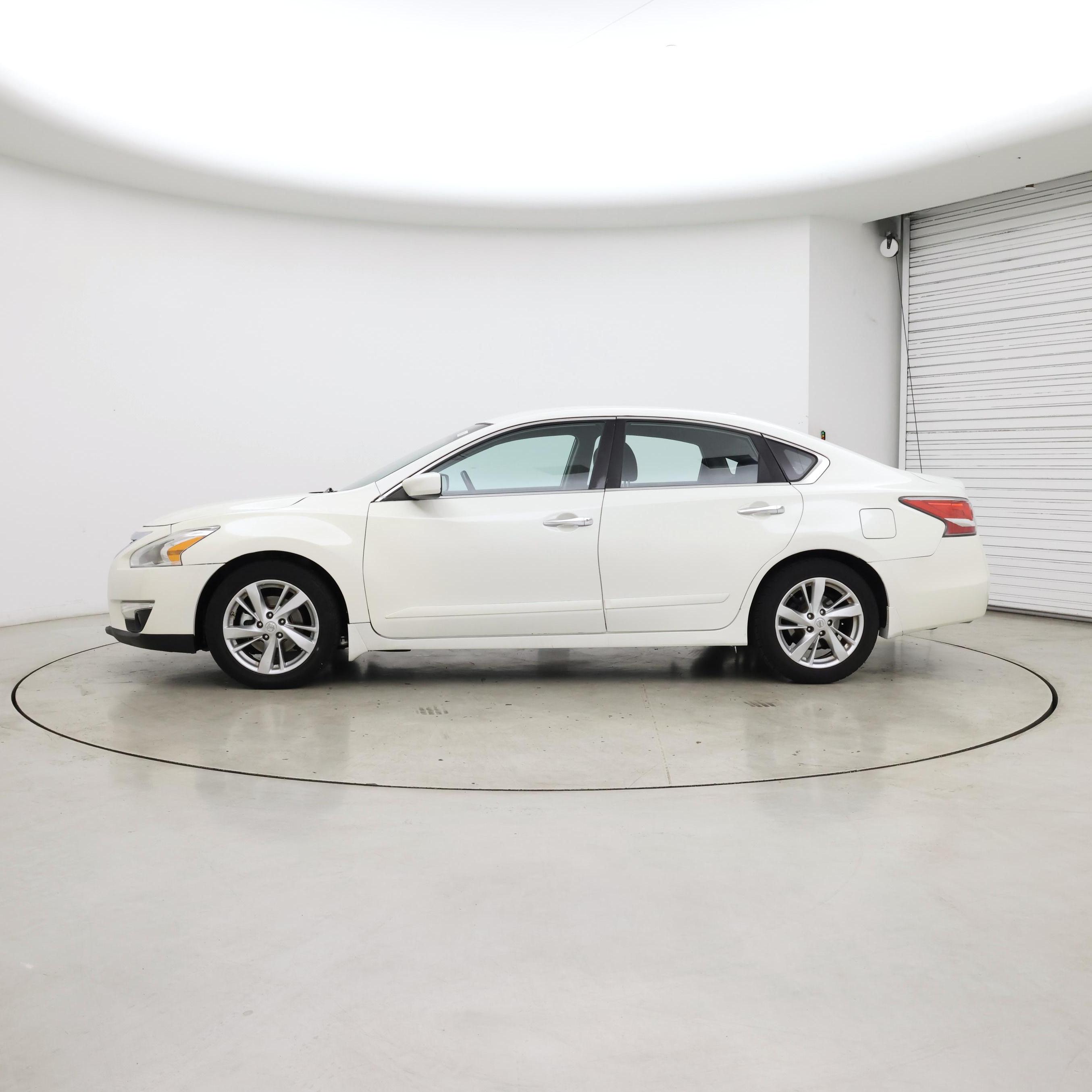 Thumbnail: 2015 Nissan Altima - 3