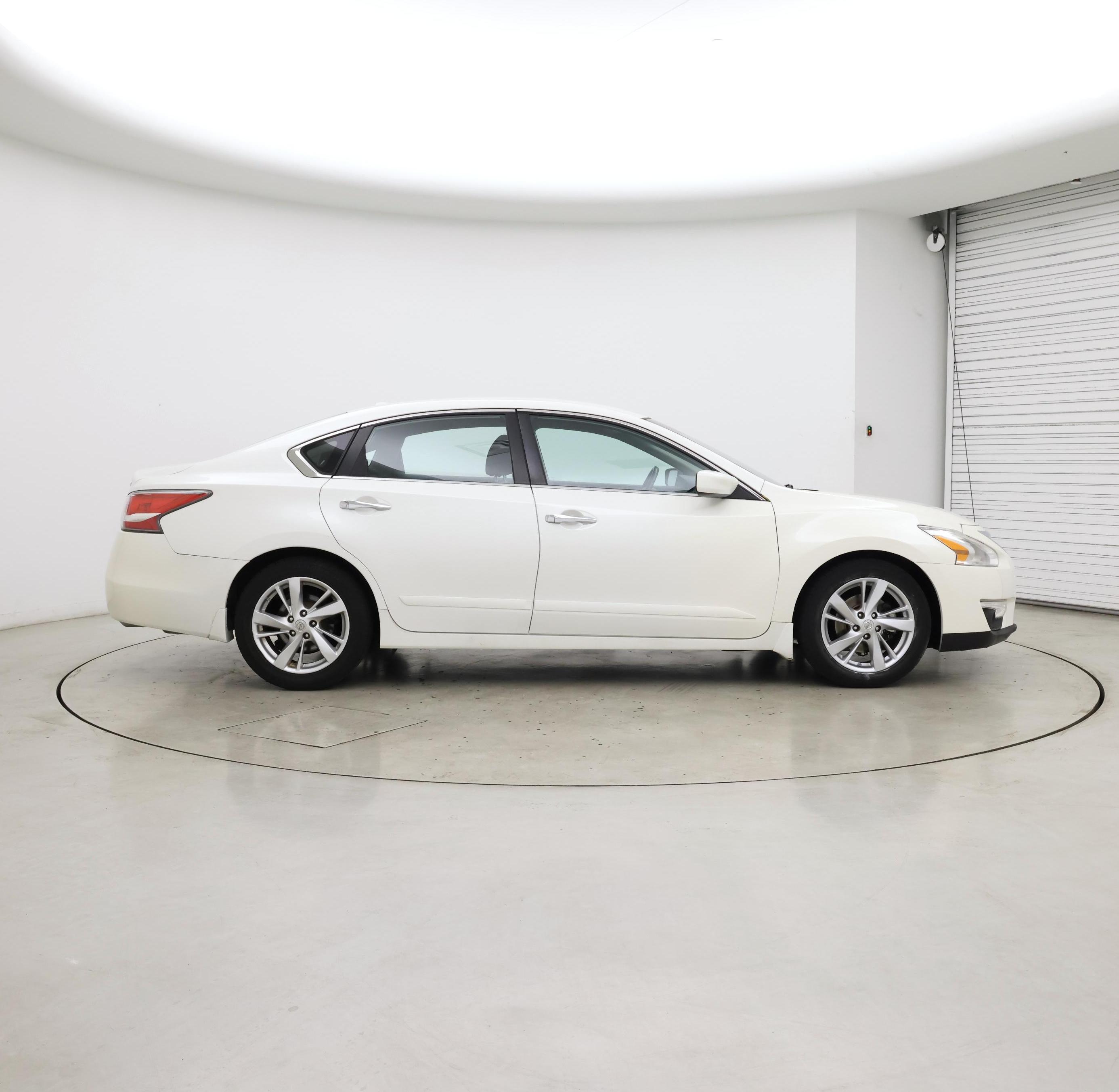 Thumbnail: 2015 Nissan Altima - 7