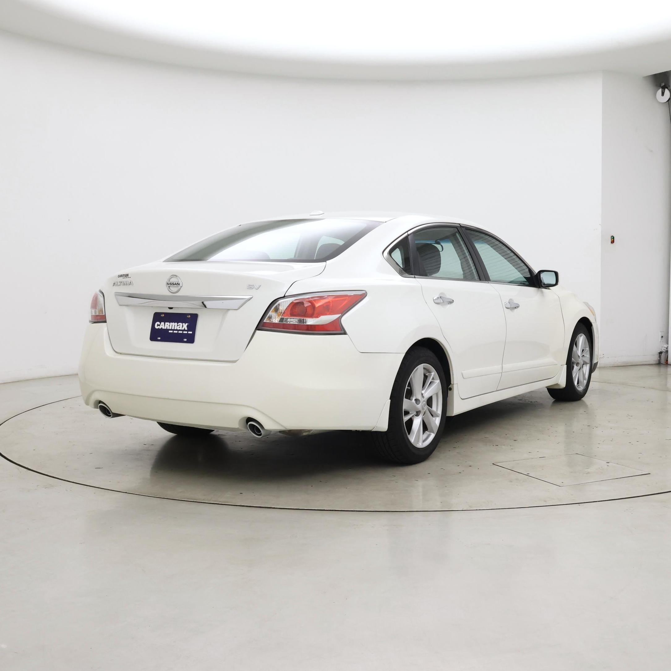 Thumbnail: 2015 Nissan Altima - 8