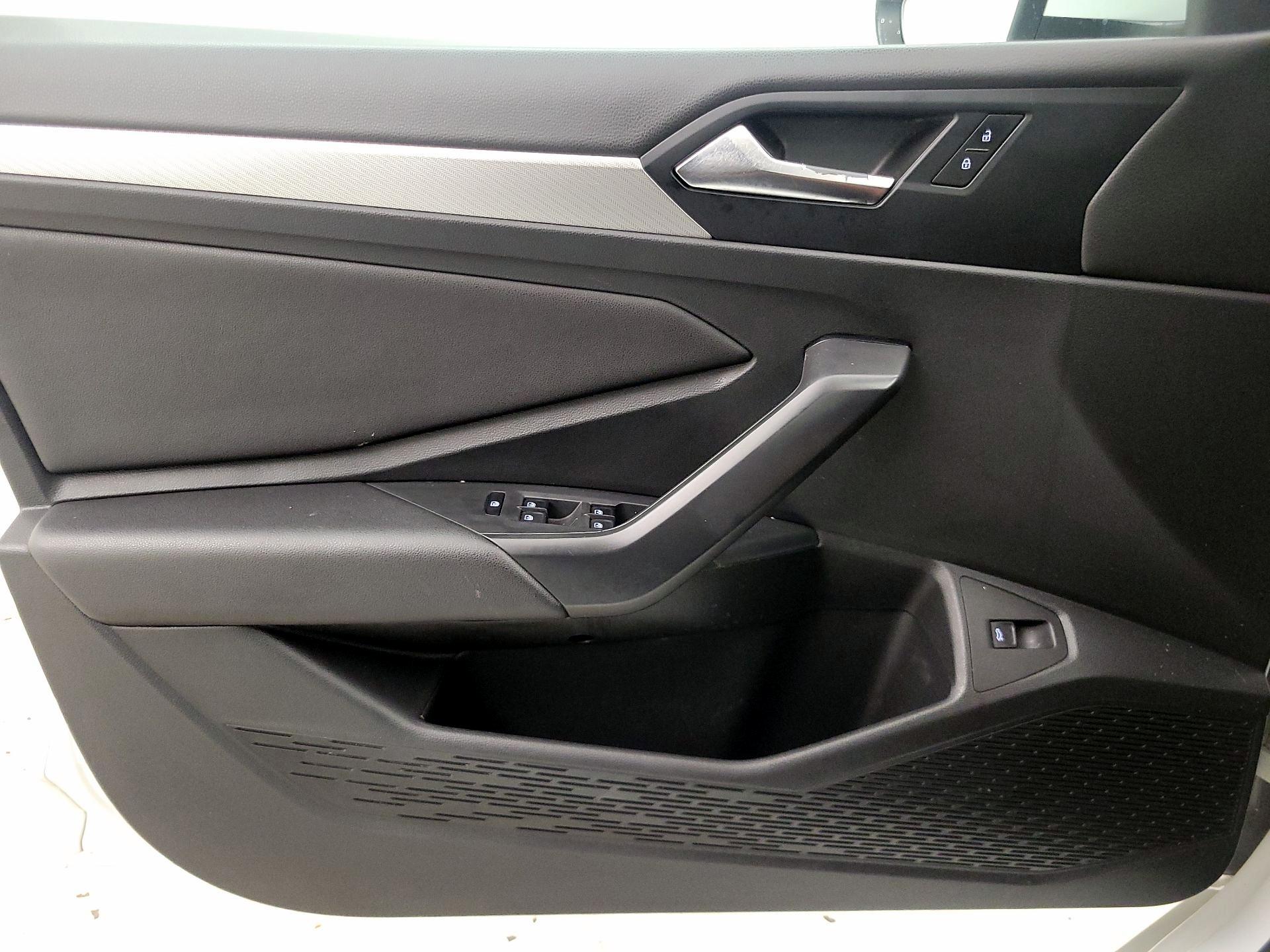 Thumbnail: 2019 Volkswagen Jetta - 12
