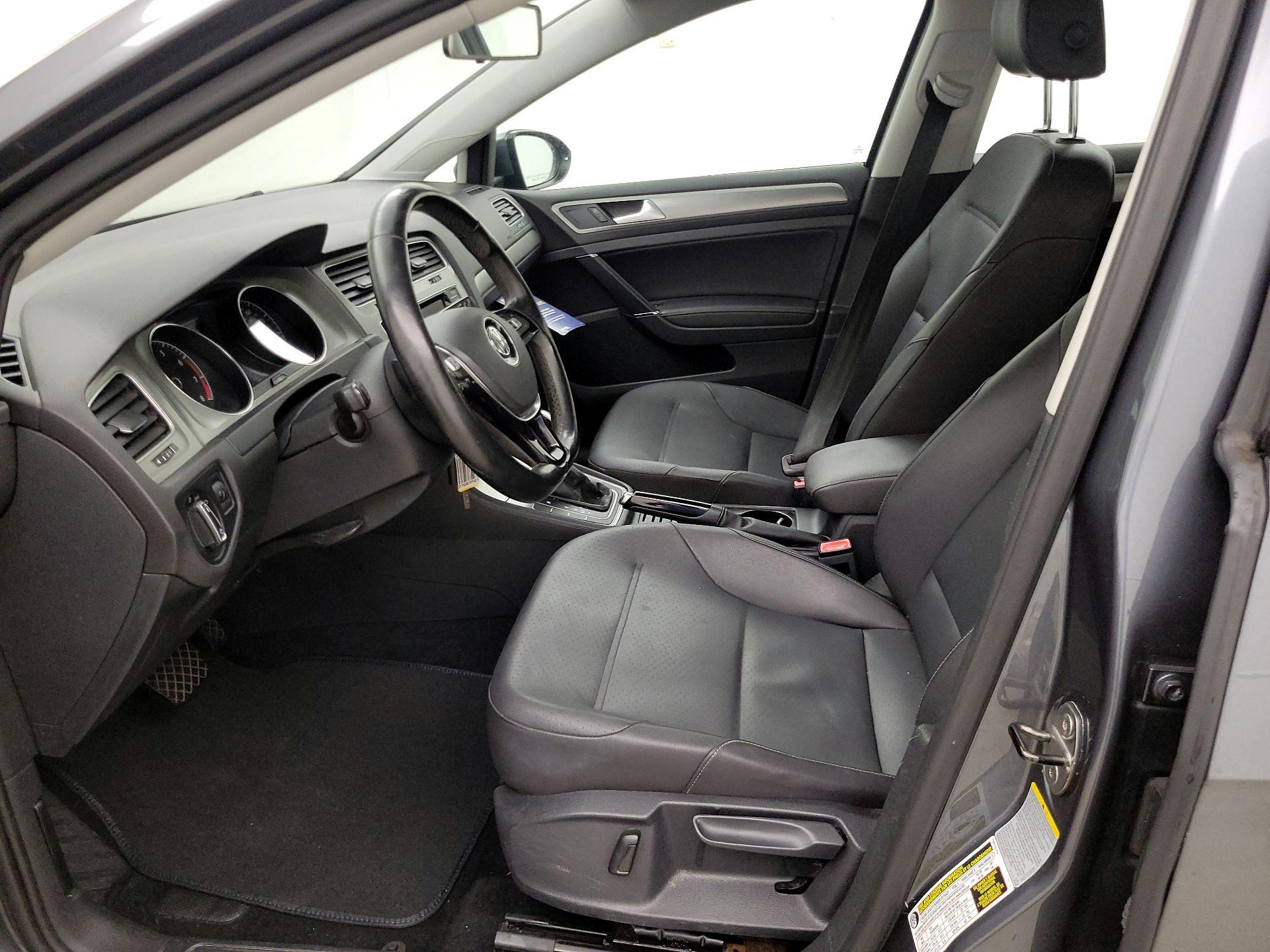 Thumbnail: 2015 Volkswagen Golf - 11