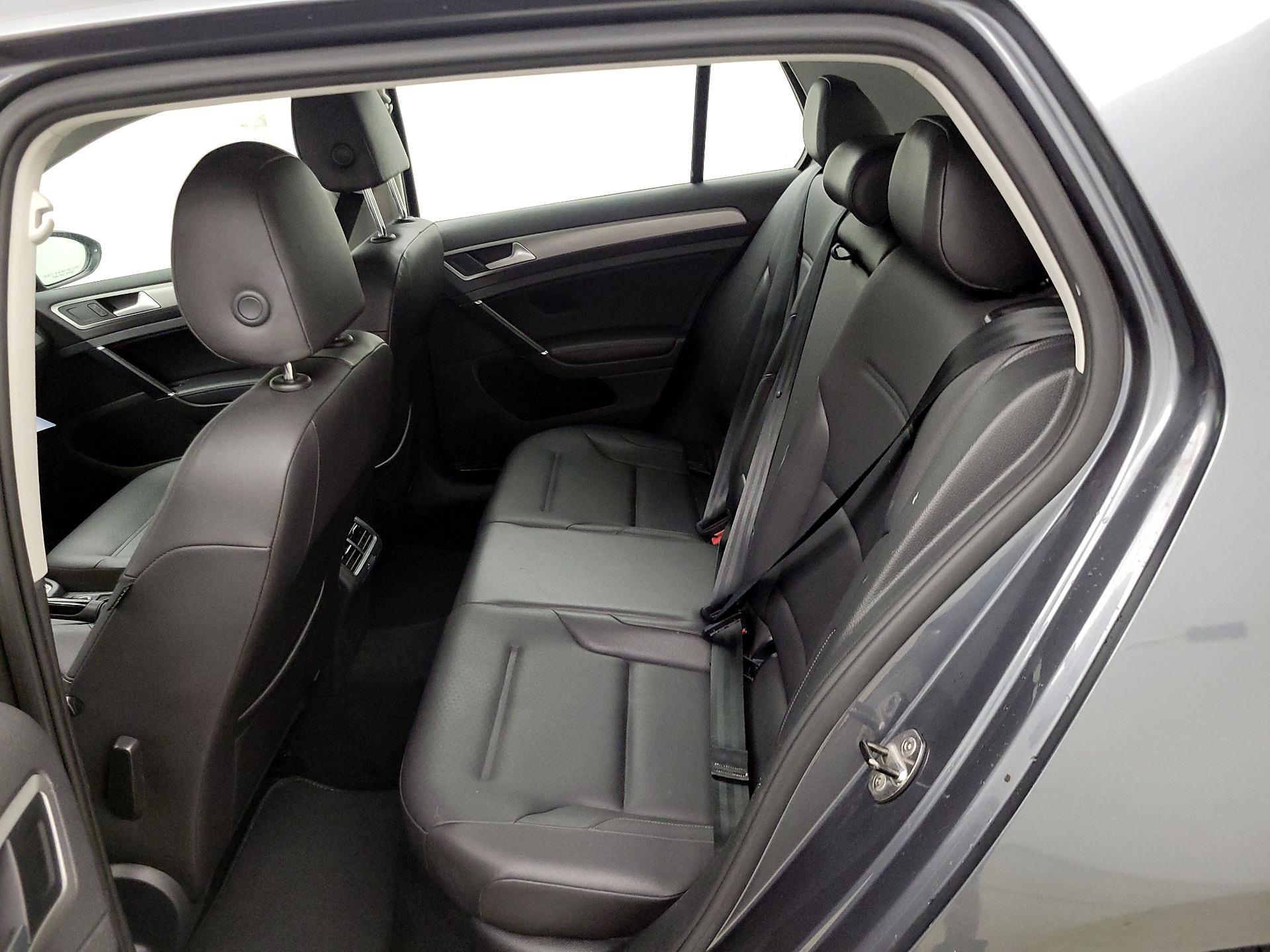 Thumbnail: 2015 Volkswagen Golf - 18