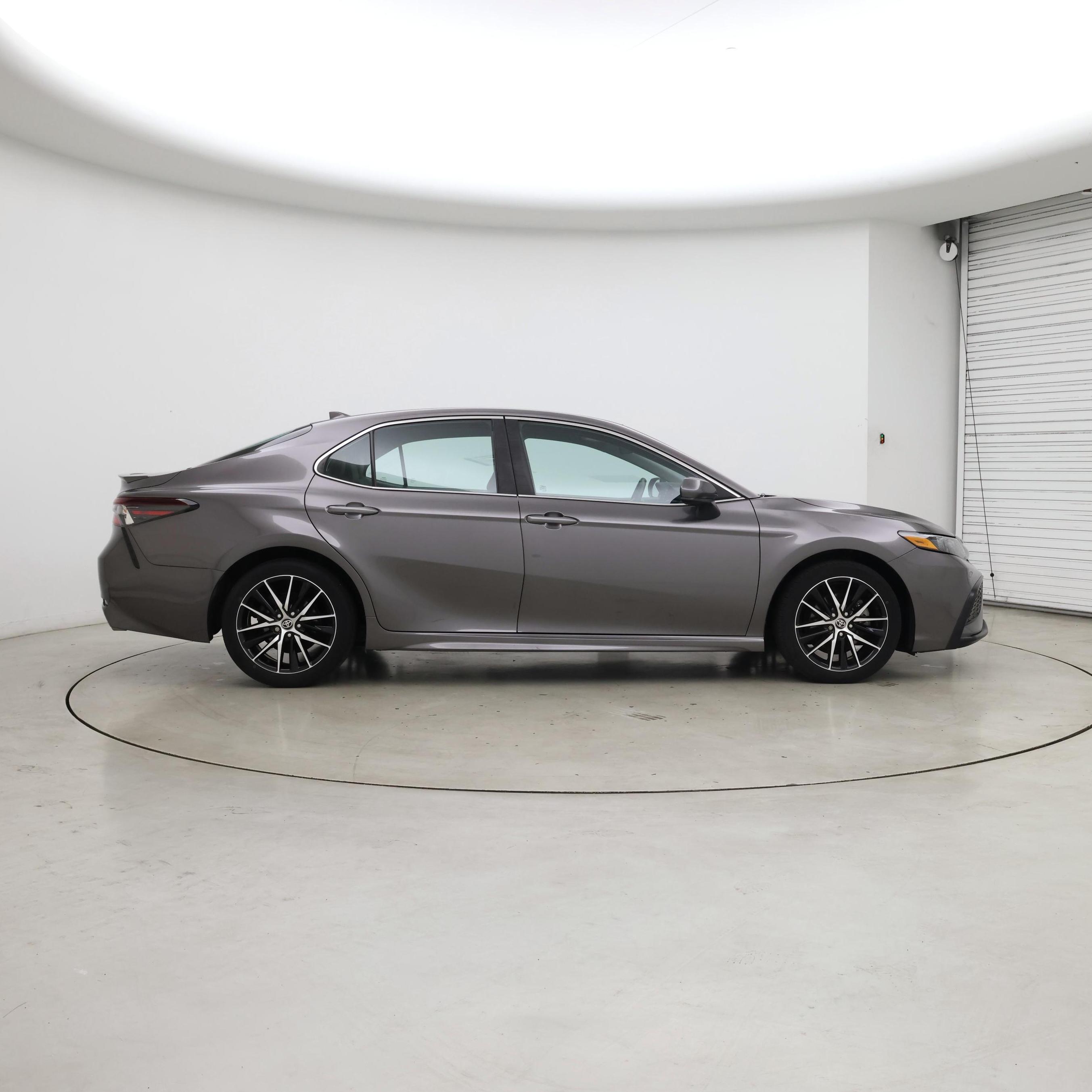 Thumbnail: 2021 Toyota Camry - 7