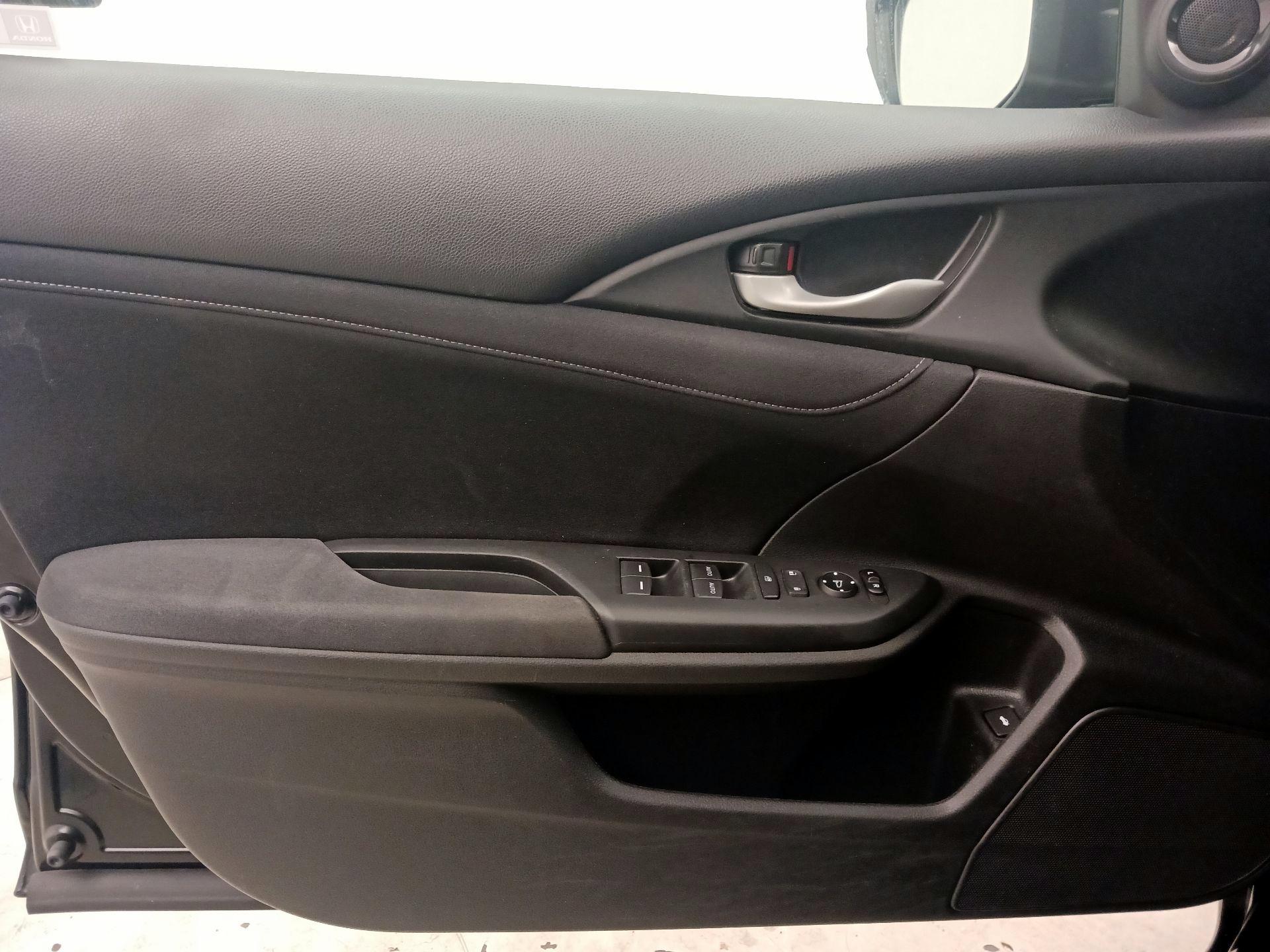 Thumbnail: 2020 Honda Insight - 12