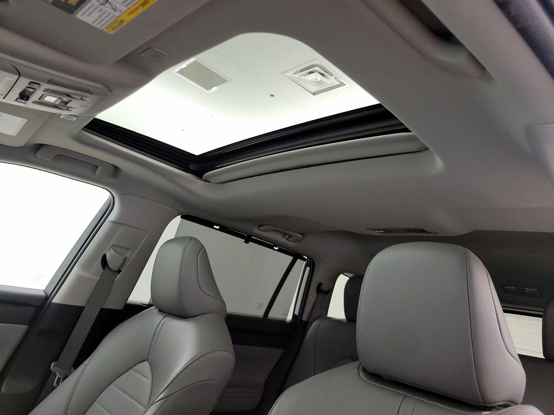 Thumbnail: 2023 Toyota Highlander - 19