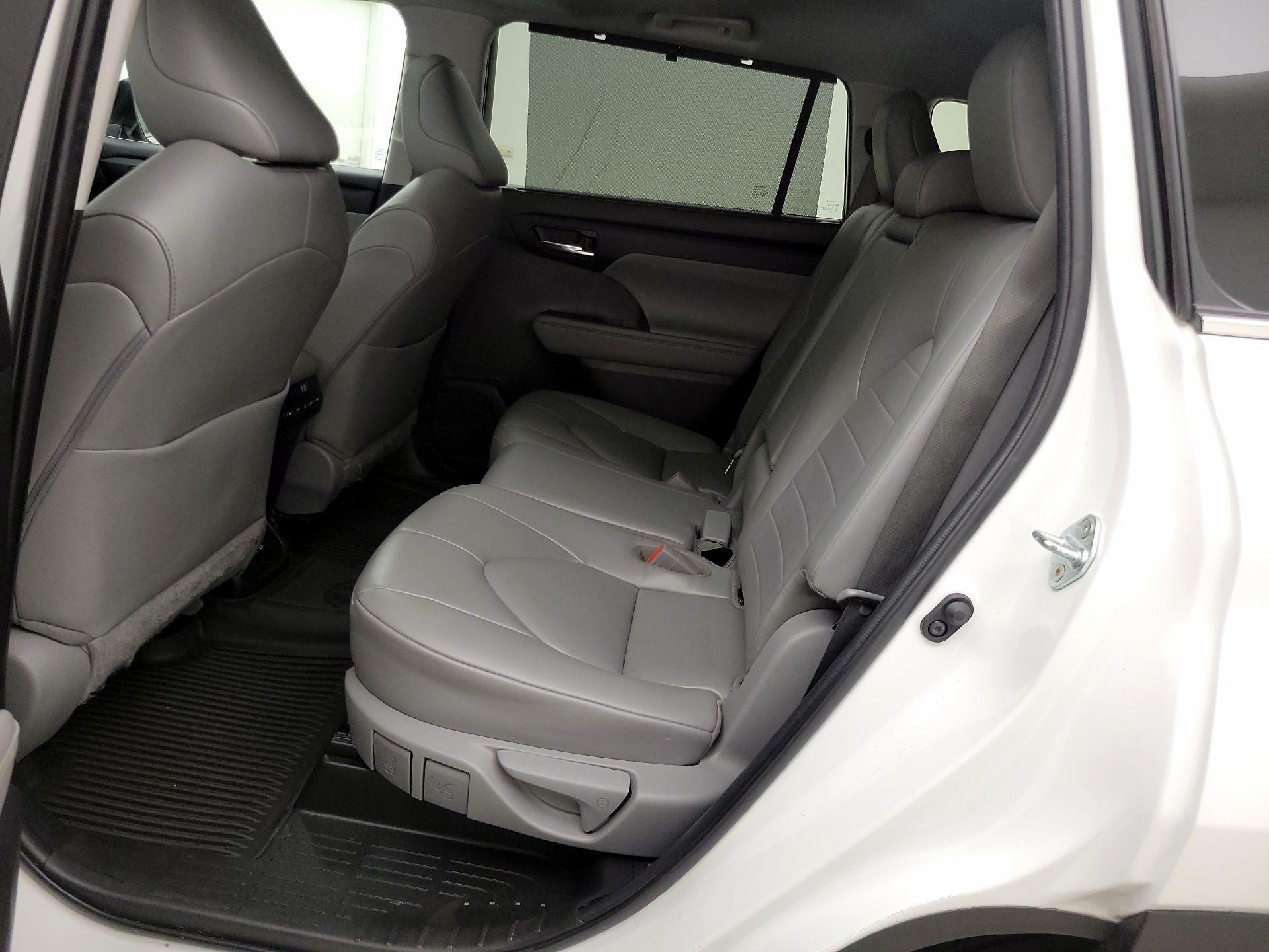 Thumbnail: 2023 Toyota Highlander - 20