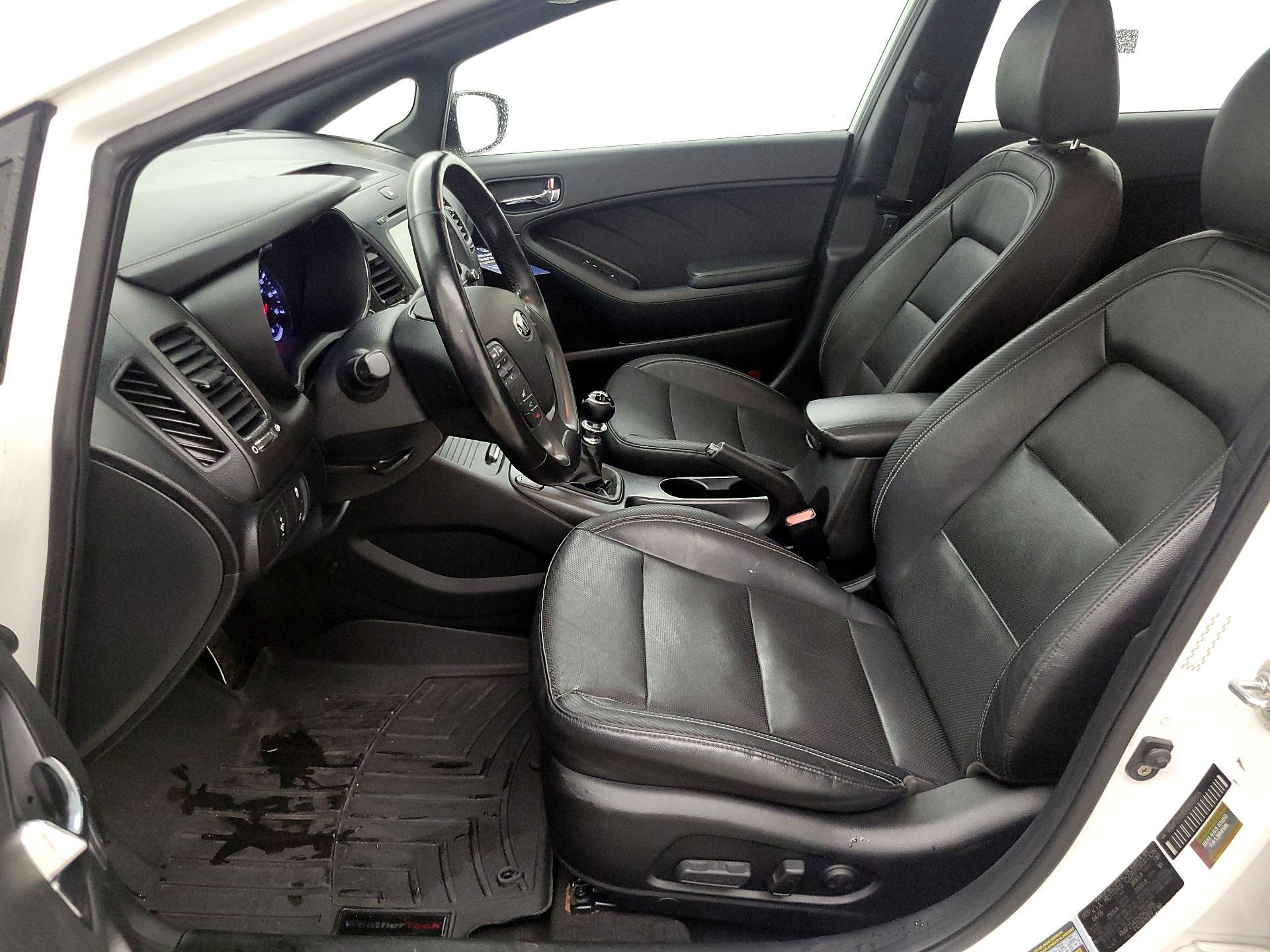 Thumbnail: 2016 Kia Forte - 11