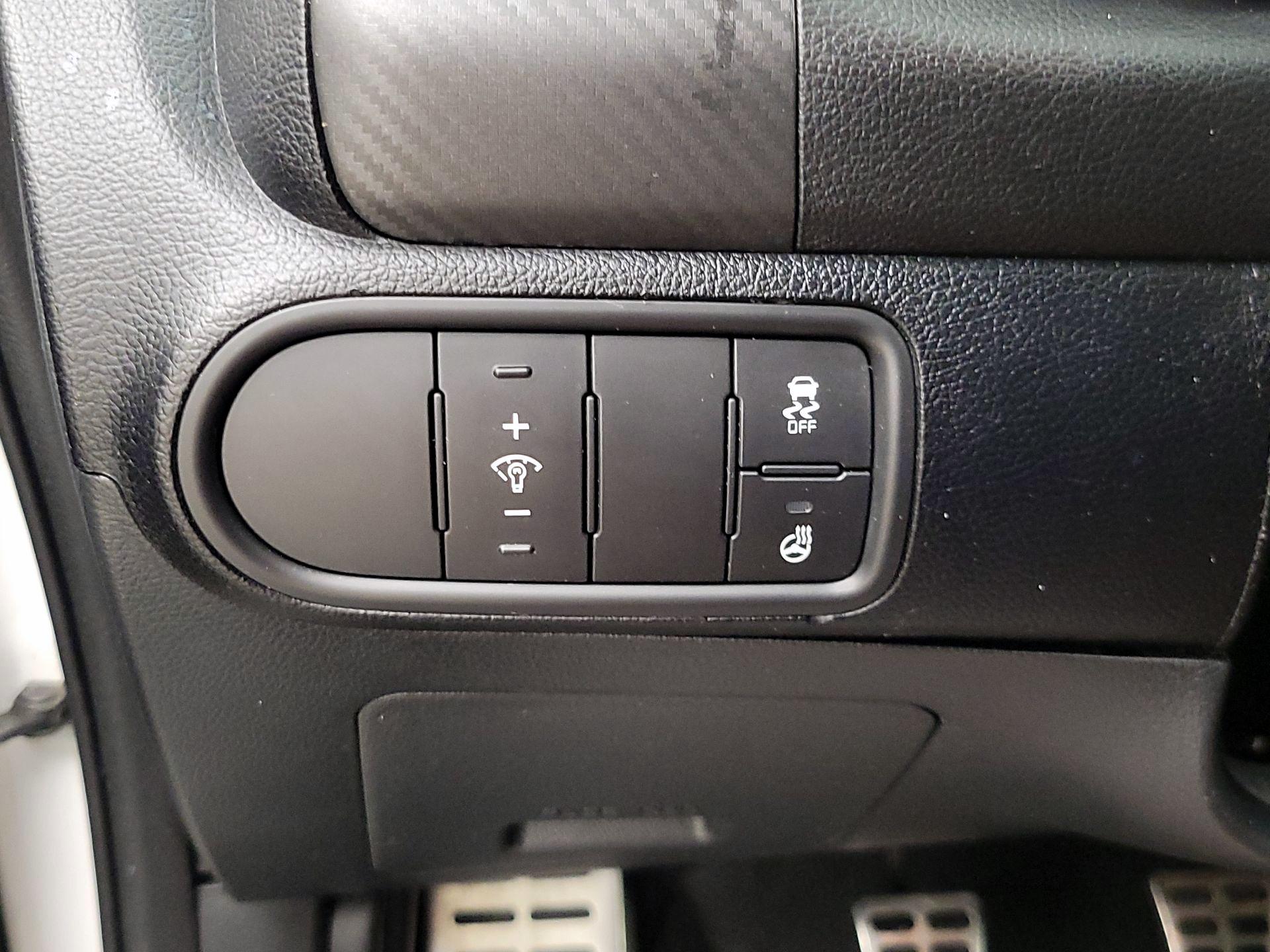 Thumbnail: 2016 Kia Forte - 13
