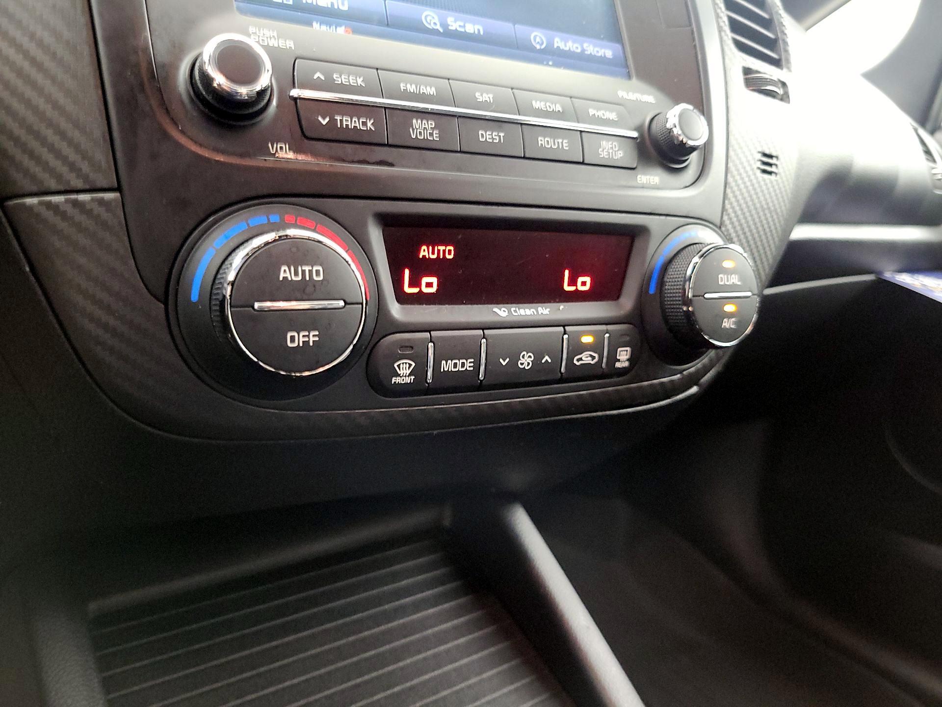 Thumbnail: 2016 Kia Forte - 16